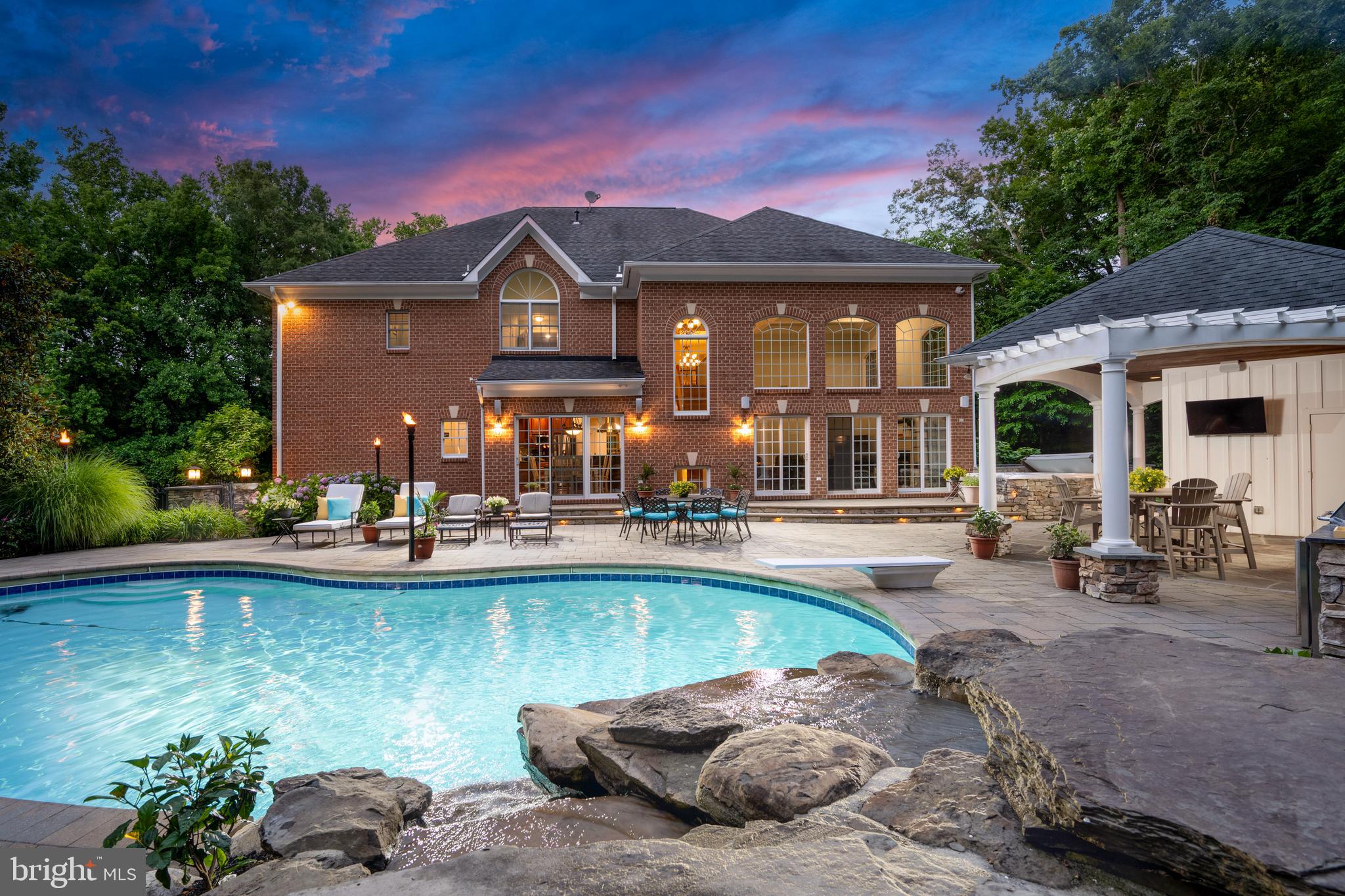 SOUTH RIVER COLONY - Residential