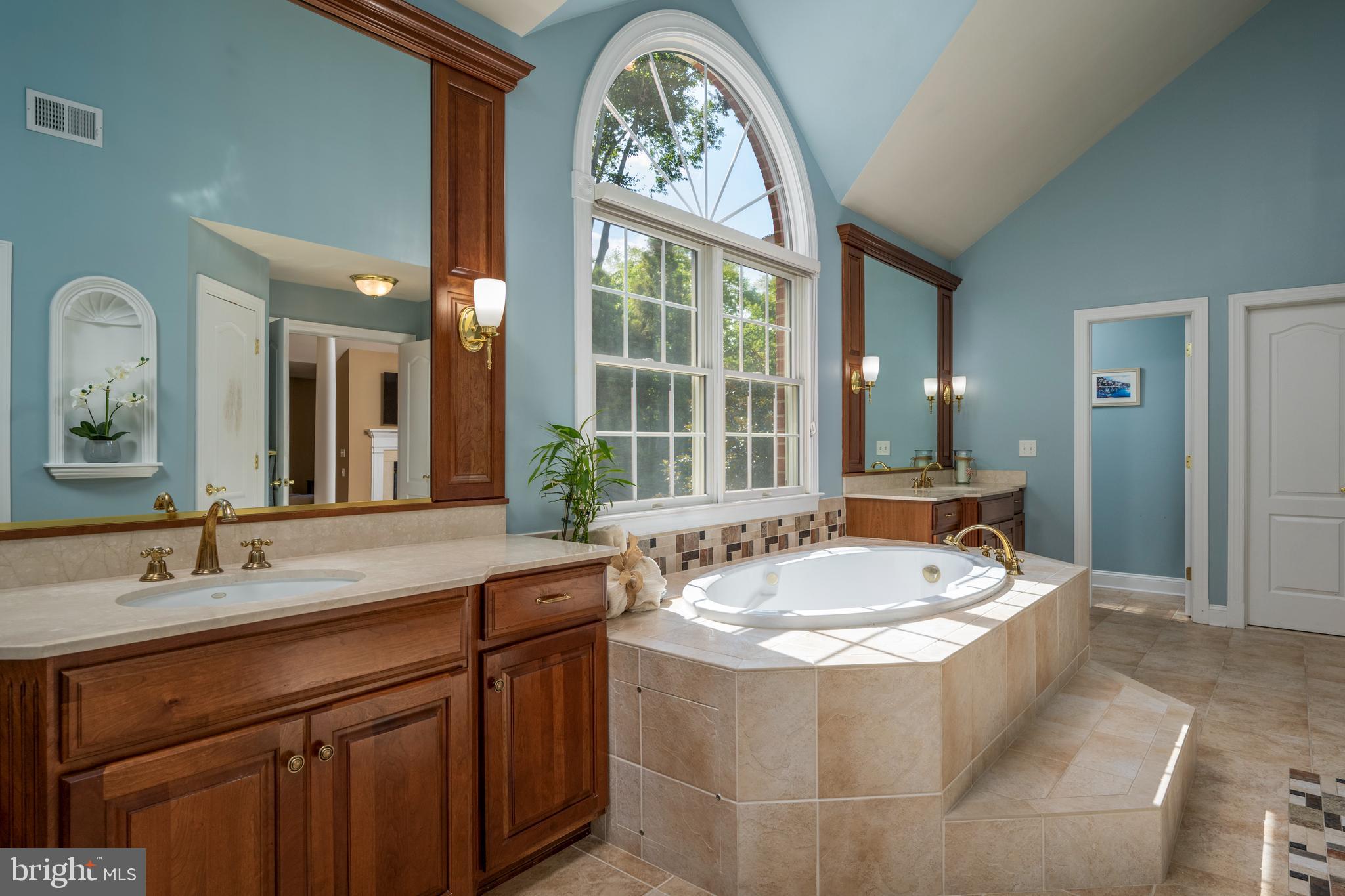 SOUTH RIVER COLONY - Residential