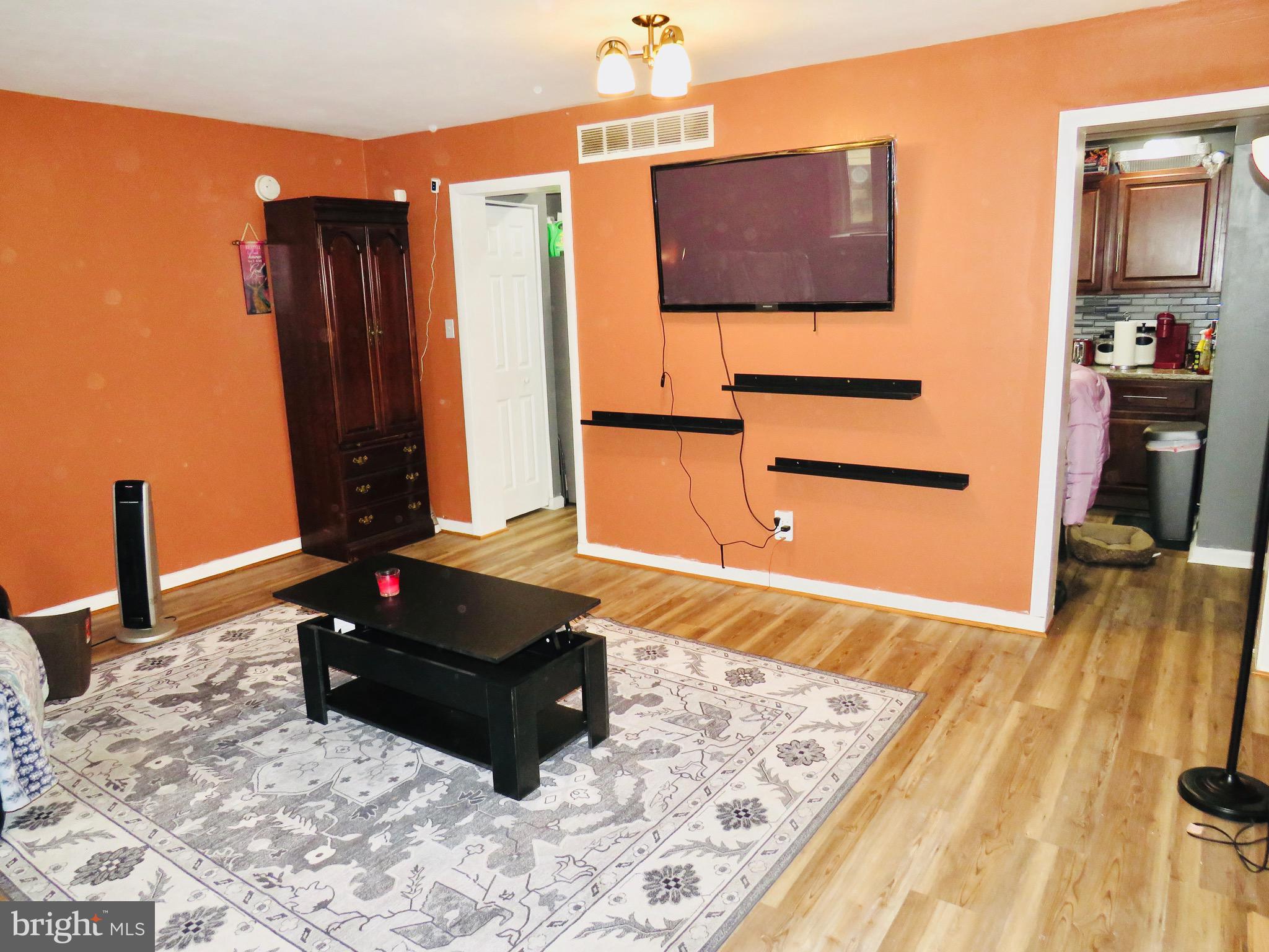 494 KENILWORTH COURT