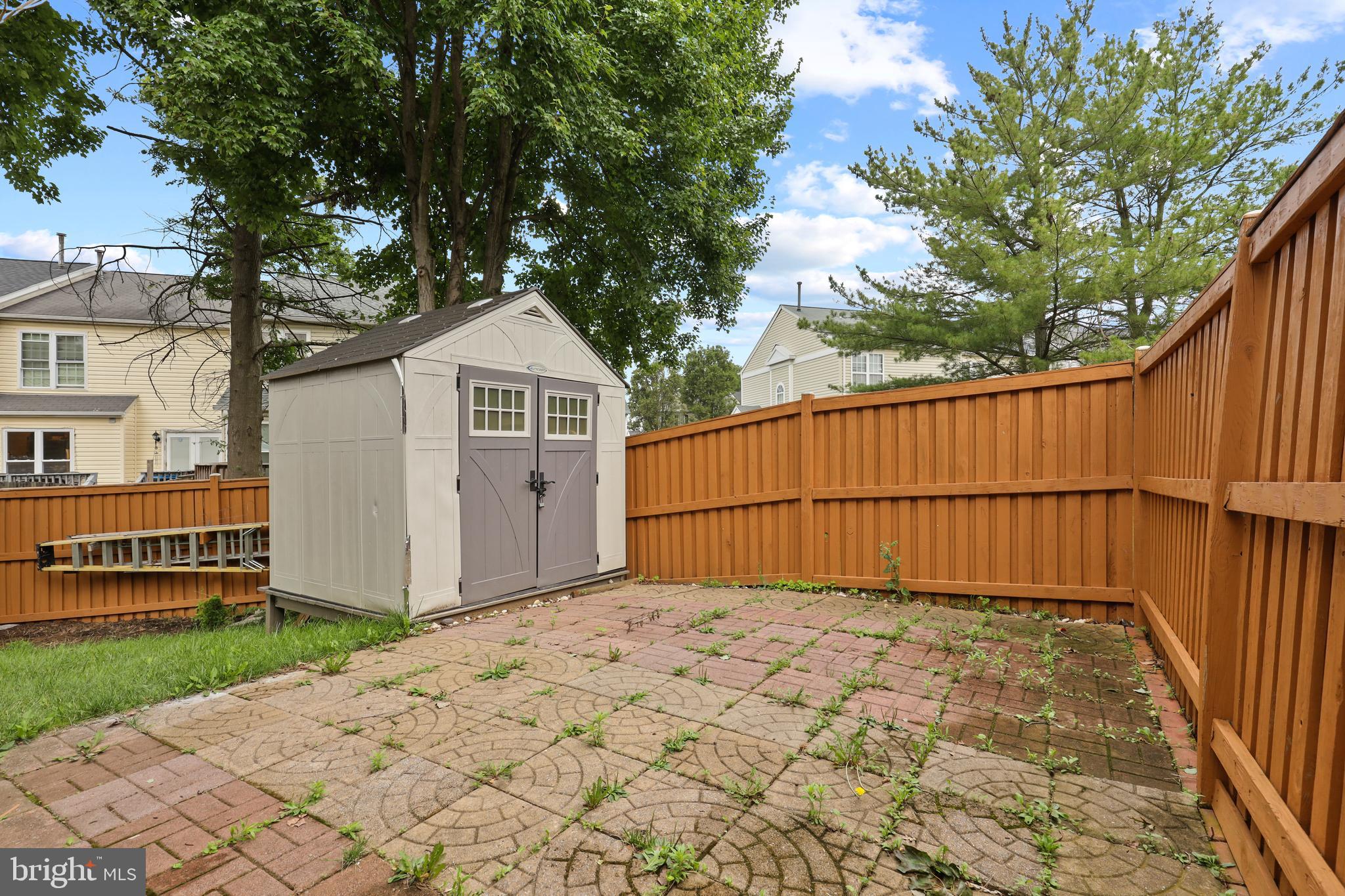 FAIRBROOK - Residential