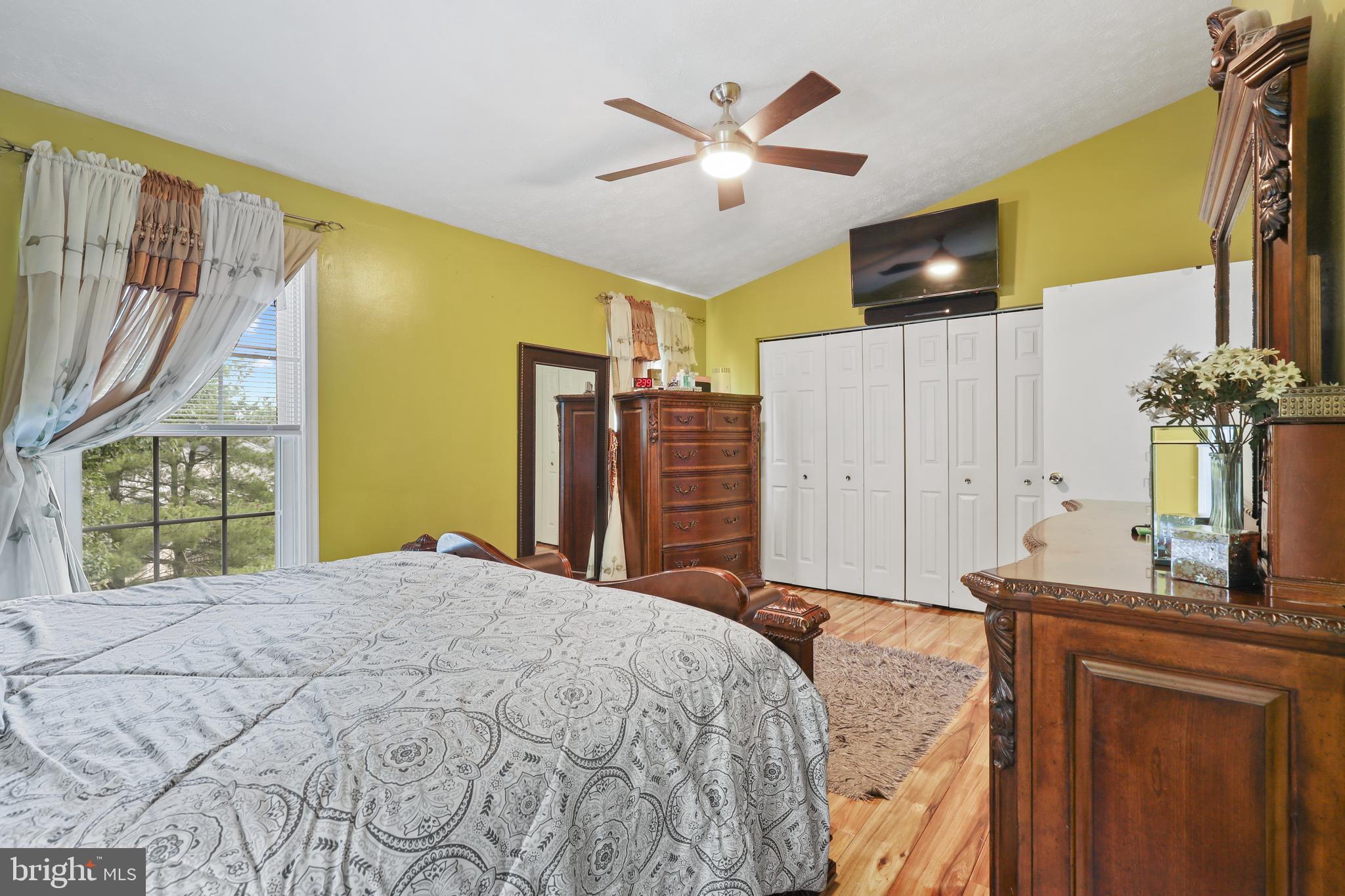 FAIRBROOK - Residential