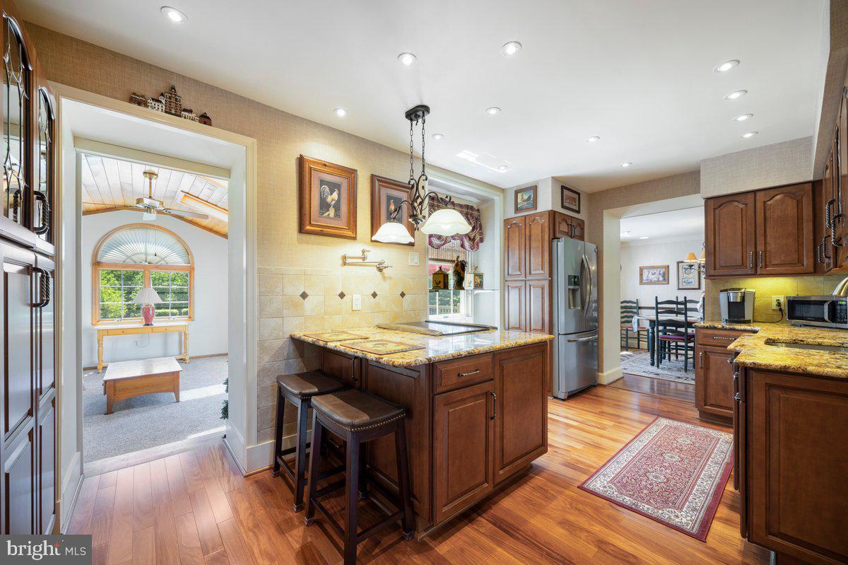 COUNTRY RIDGE - Residential
