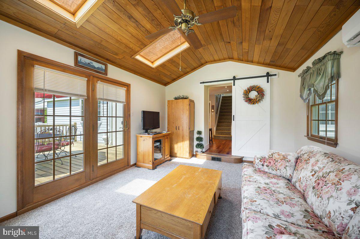 COUNTRY RIDGE - Residential