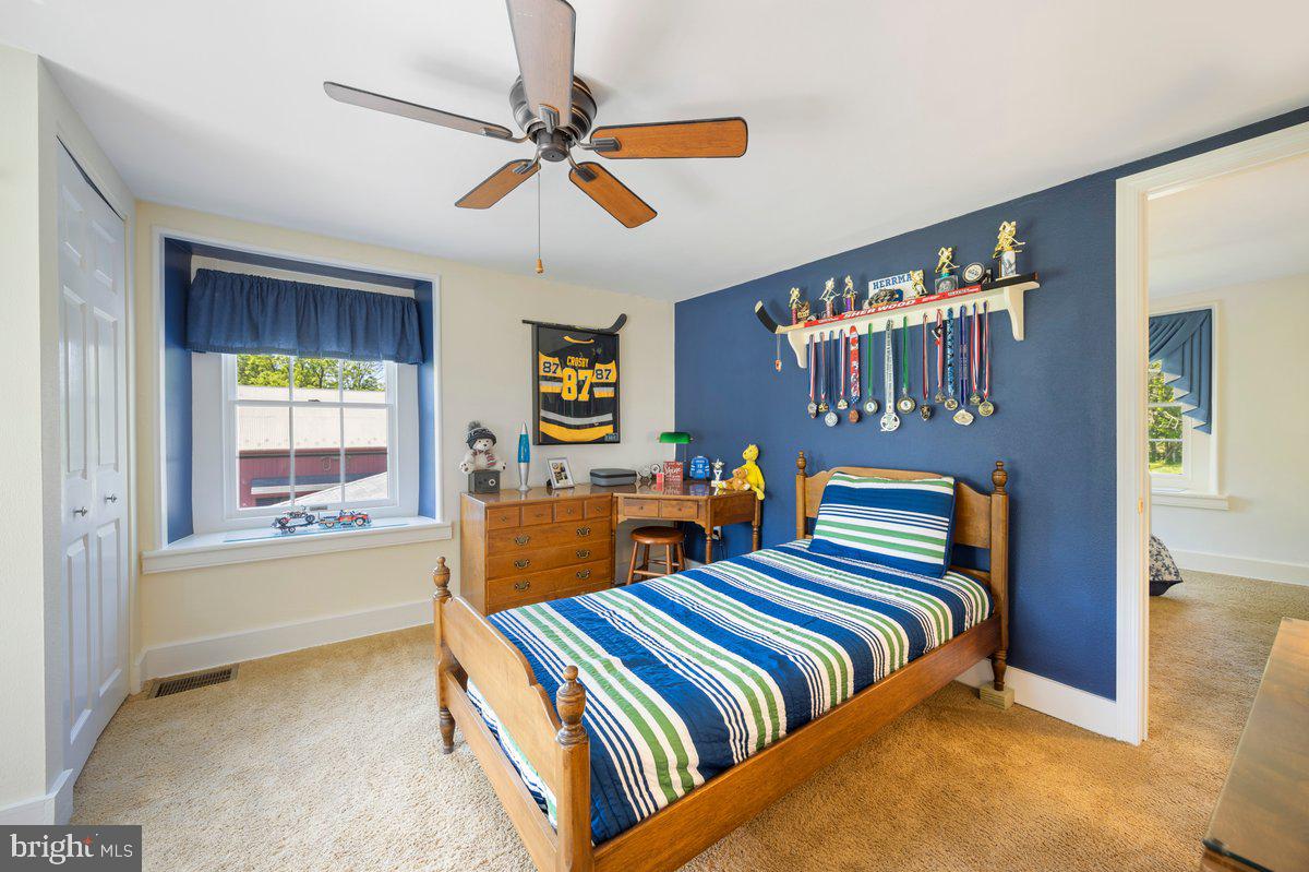 COUNTRY RIDGE - Residential