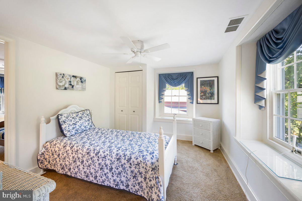 COUNTRY RIDGE - Residential