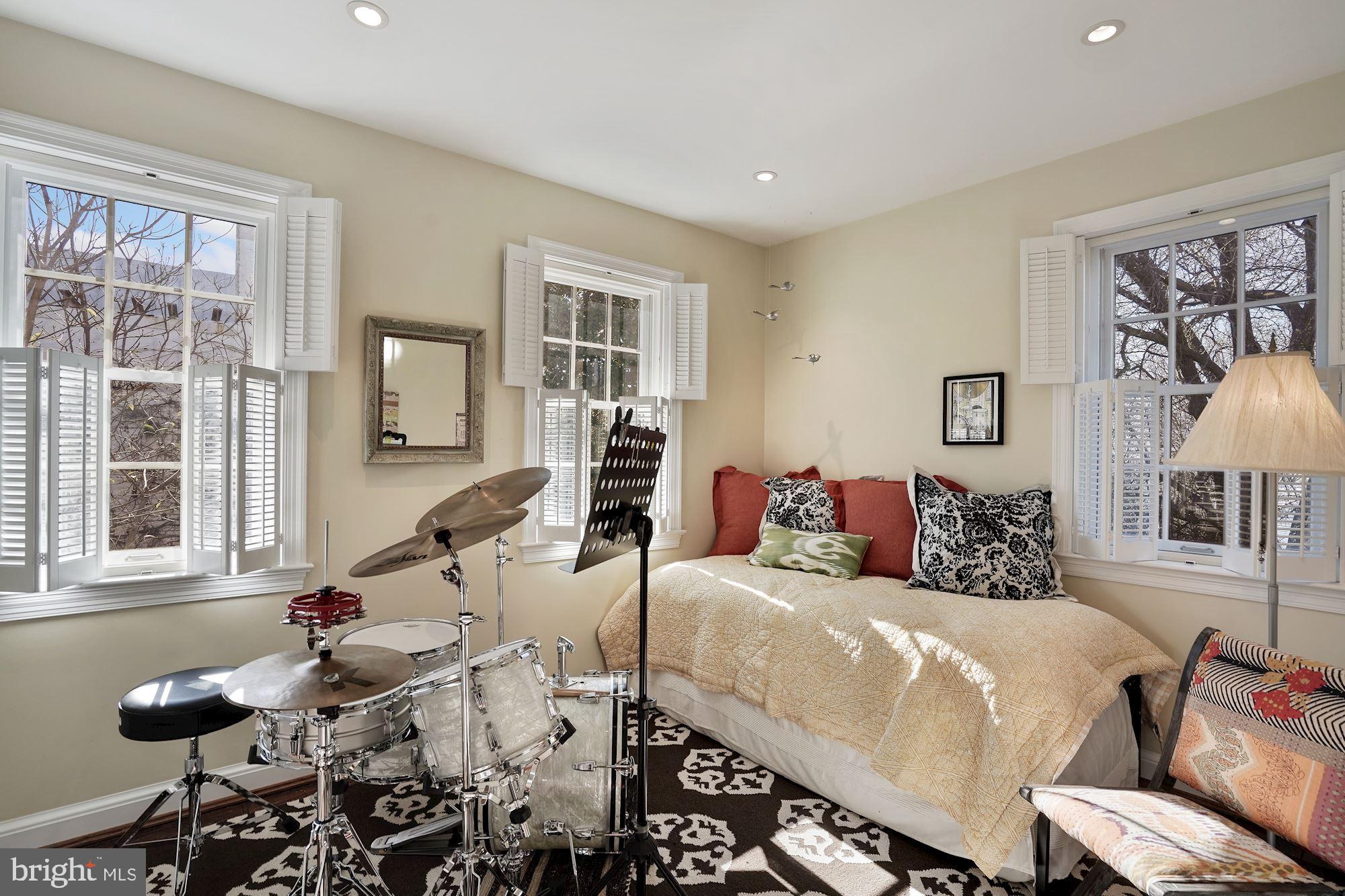 GEORGETOWN - Residential