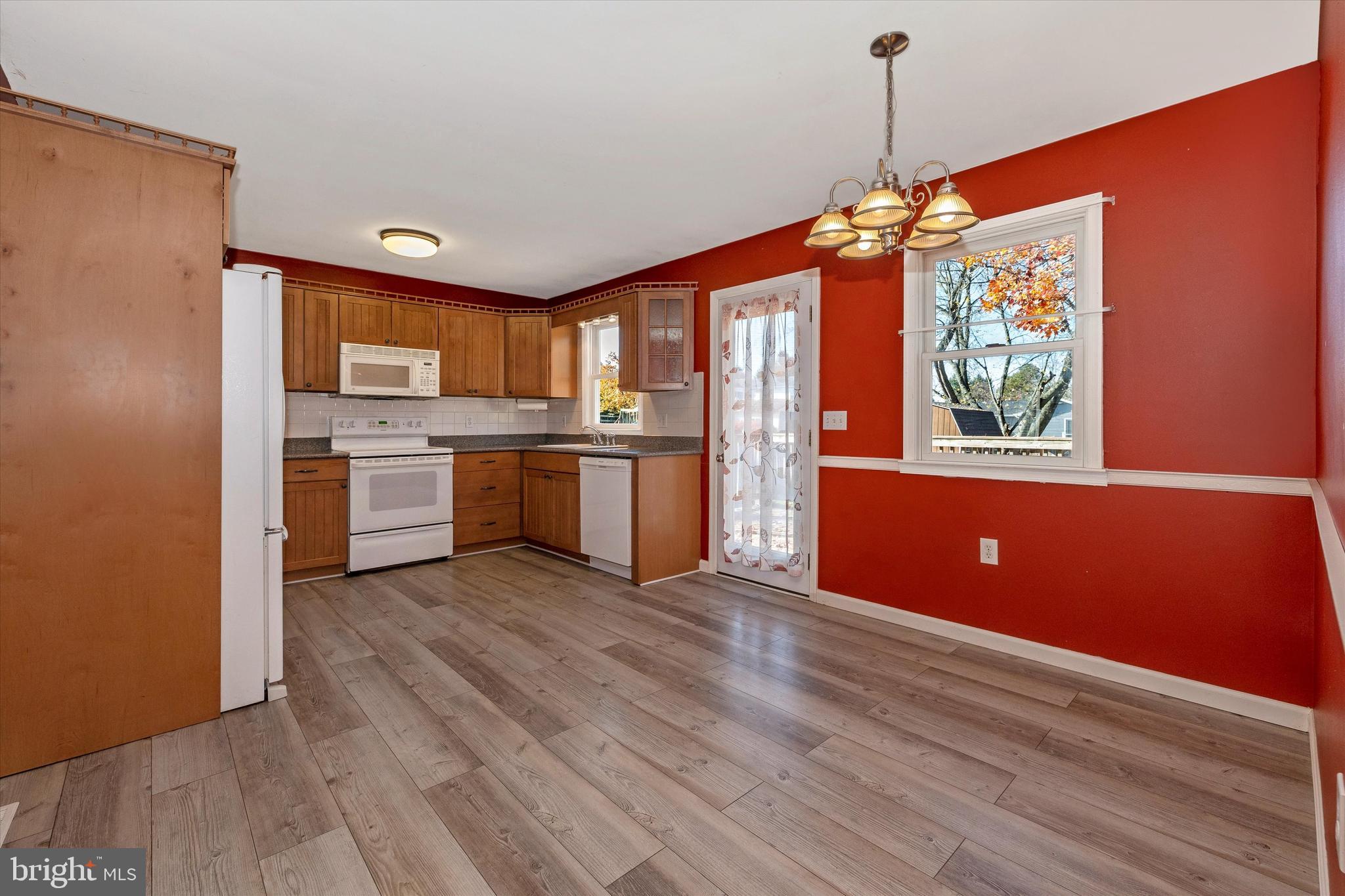 WHISPERING VALLEY - Residential