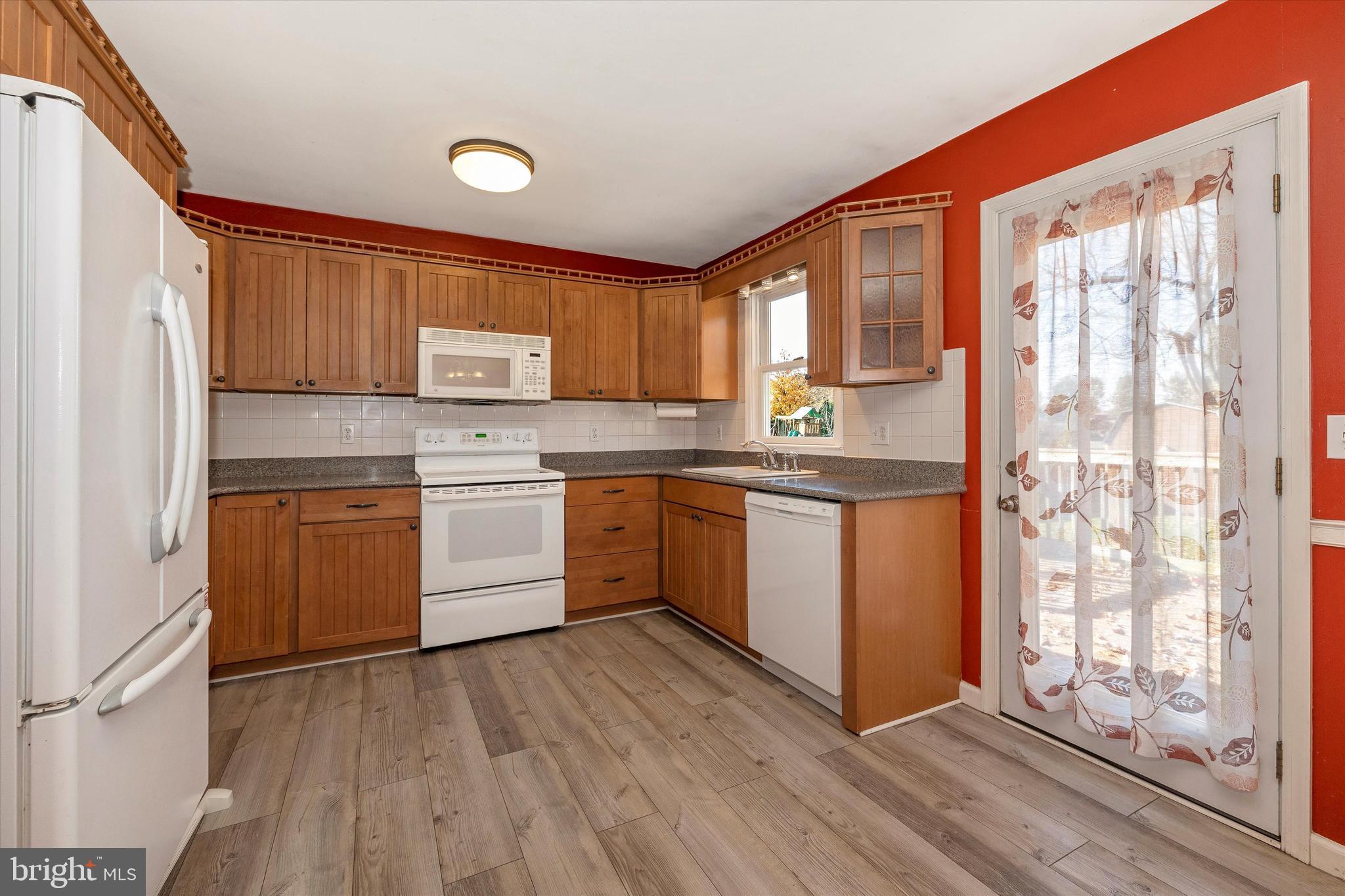 WHISPERING VALLEY - Residential