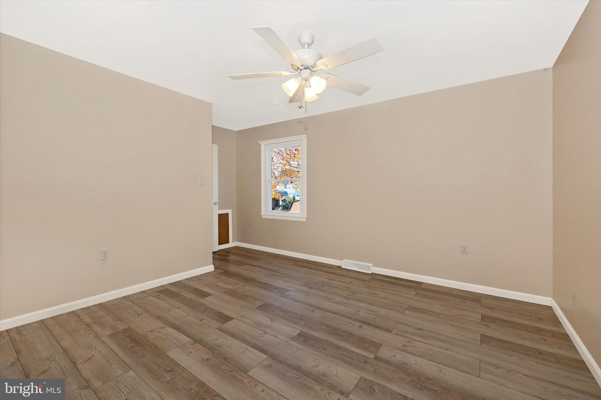 WHISPERING VALLEY - Residential