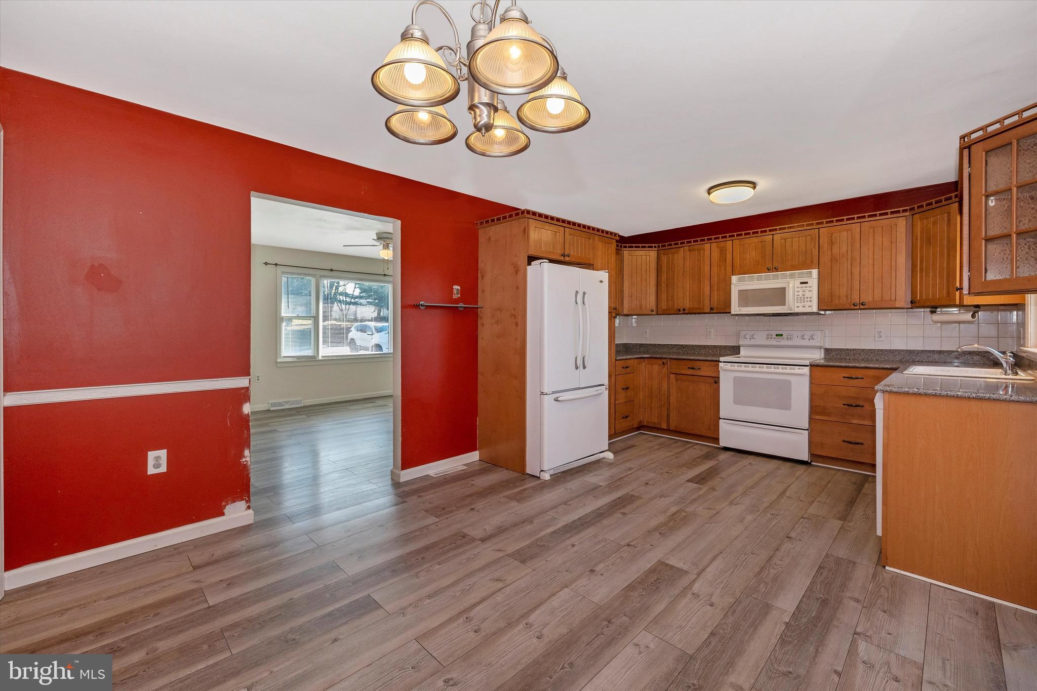 WHISPERING VALLEY - Residential