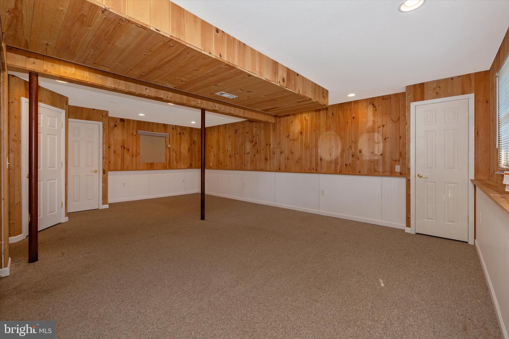 WHISPERING VALLEY - Residential