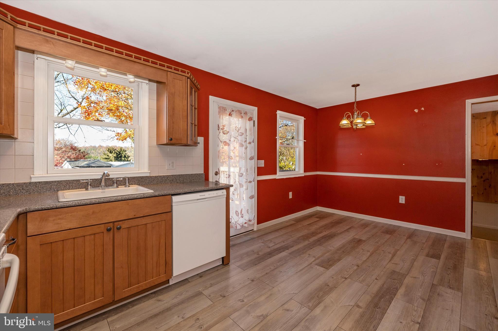 WHISPERING VALLEY - Residential