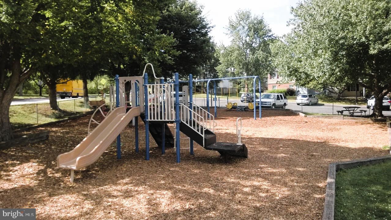 MAPLE HILL - Residential