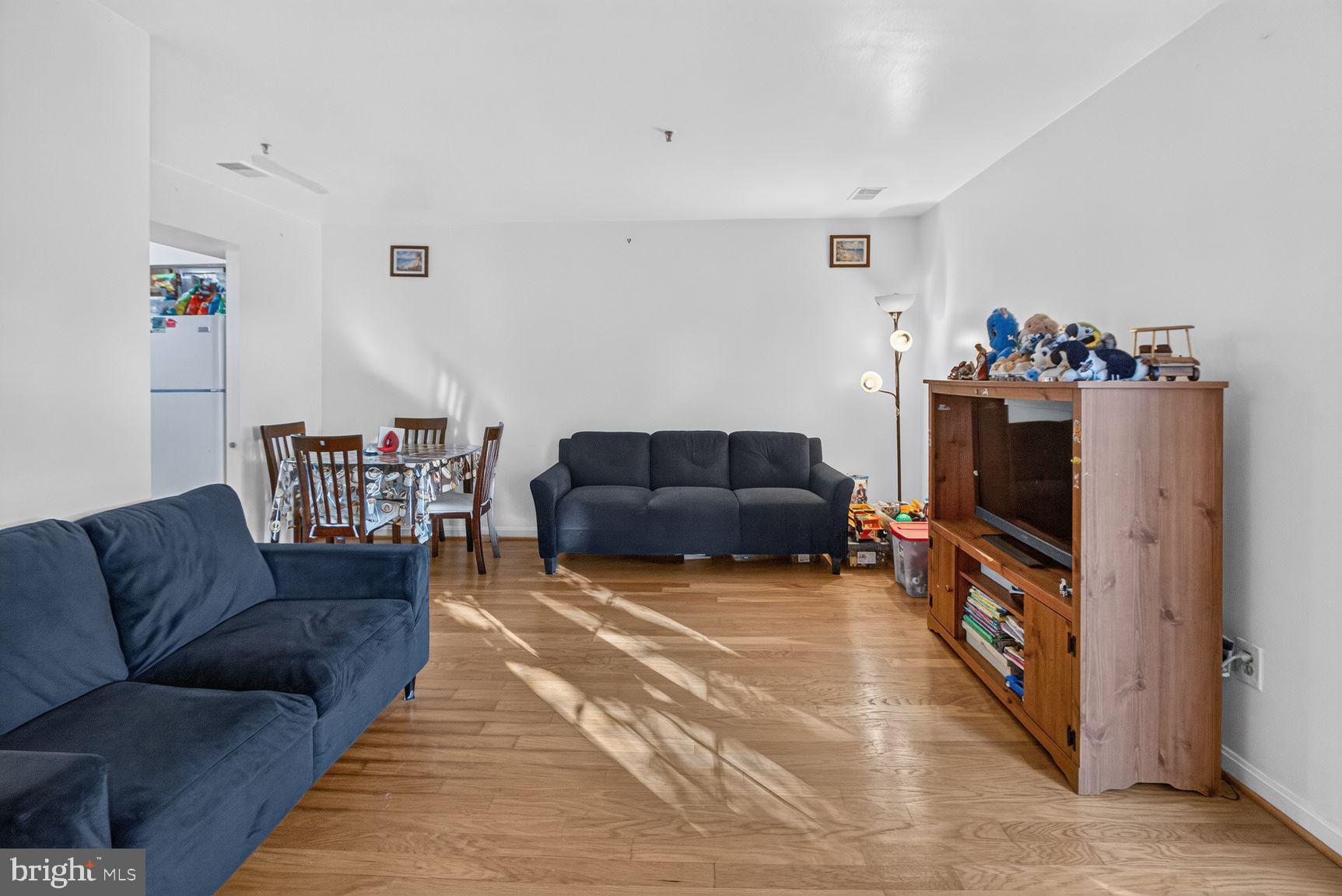 7623 LEE LANDING DRIVE
