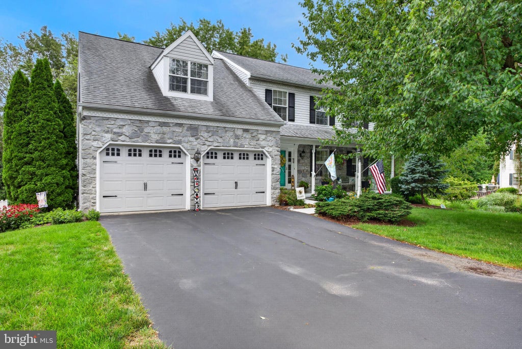 Photo of 3630 Spring Run, MOUNTVILLE, PA 17554 (MLS # PALA2092846)