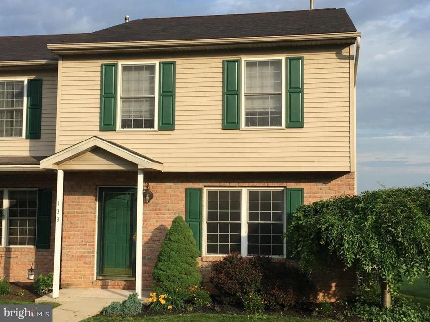 End unit with all new carpet, and new paint throughout, plus new oven/stove. Master bedroom with bath, poured cement basement walls with full walkout to a large patio. Very nice updated property with a great country view.