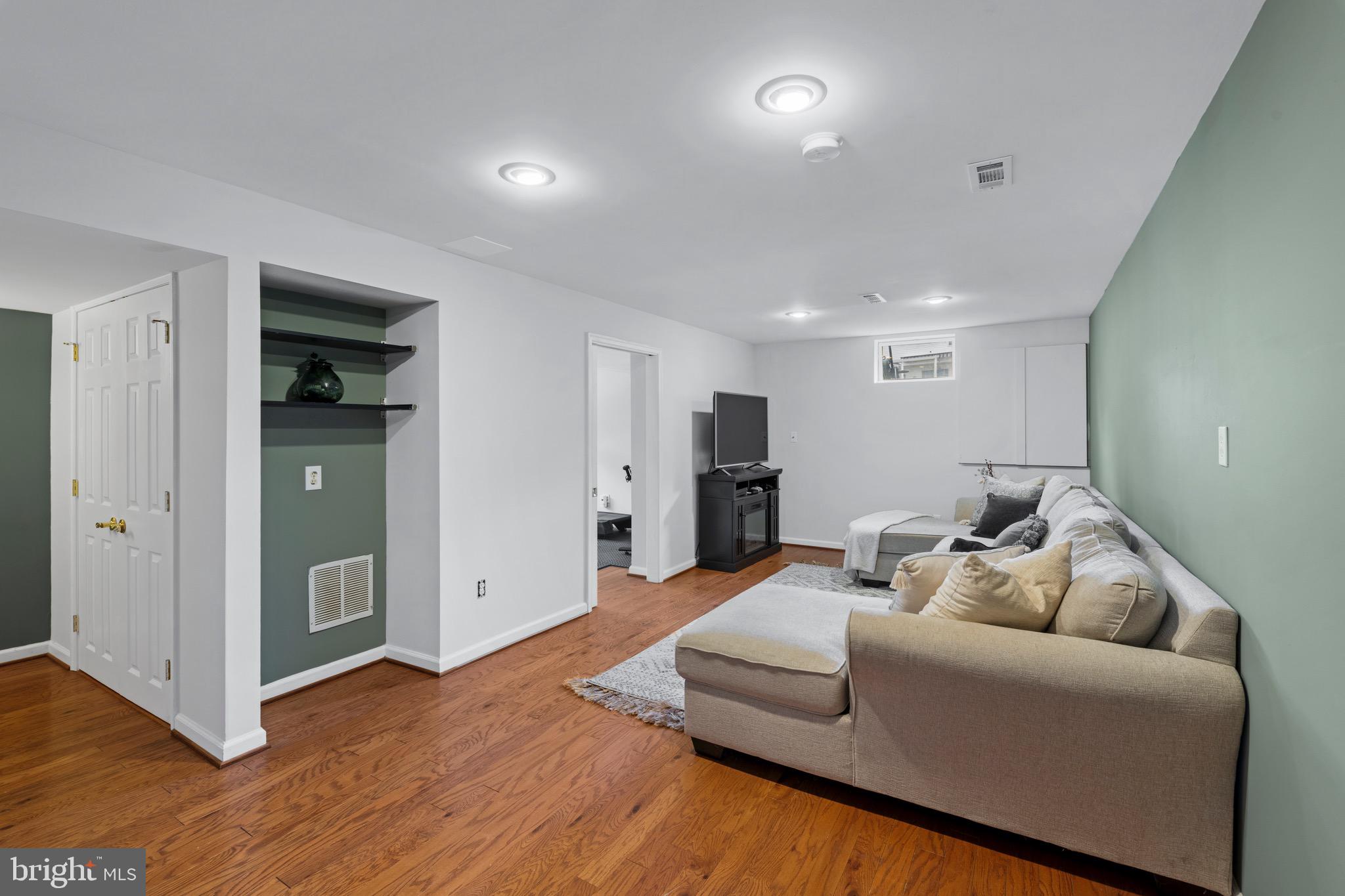 ELDERSBURG ESTATES - Residential