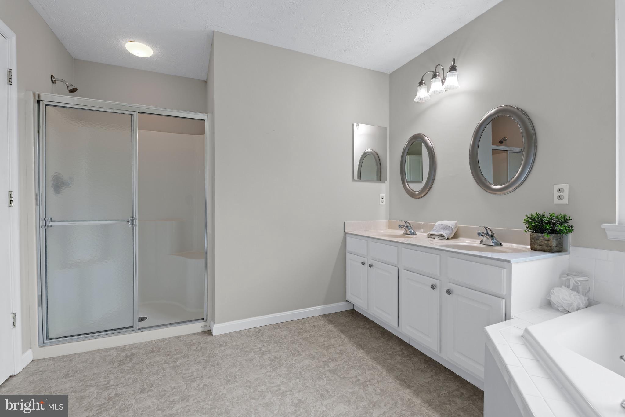 ELDERSBURG ESTATES - Residential