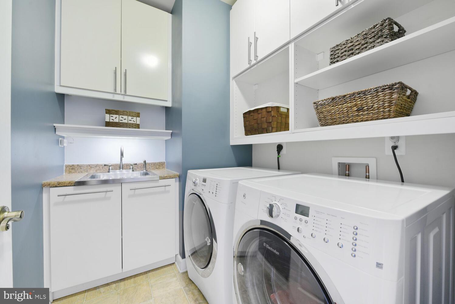 NEW BRISTOW VILLAGE - Residential