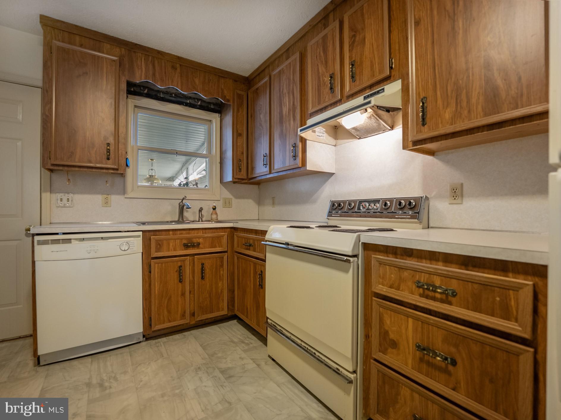 KENSINGTON HEIGHTS - Residential