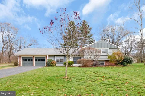 19 Jamestown Road, Belle Mead, NJ MLS: NJSO2005266