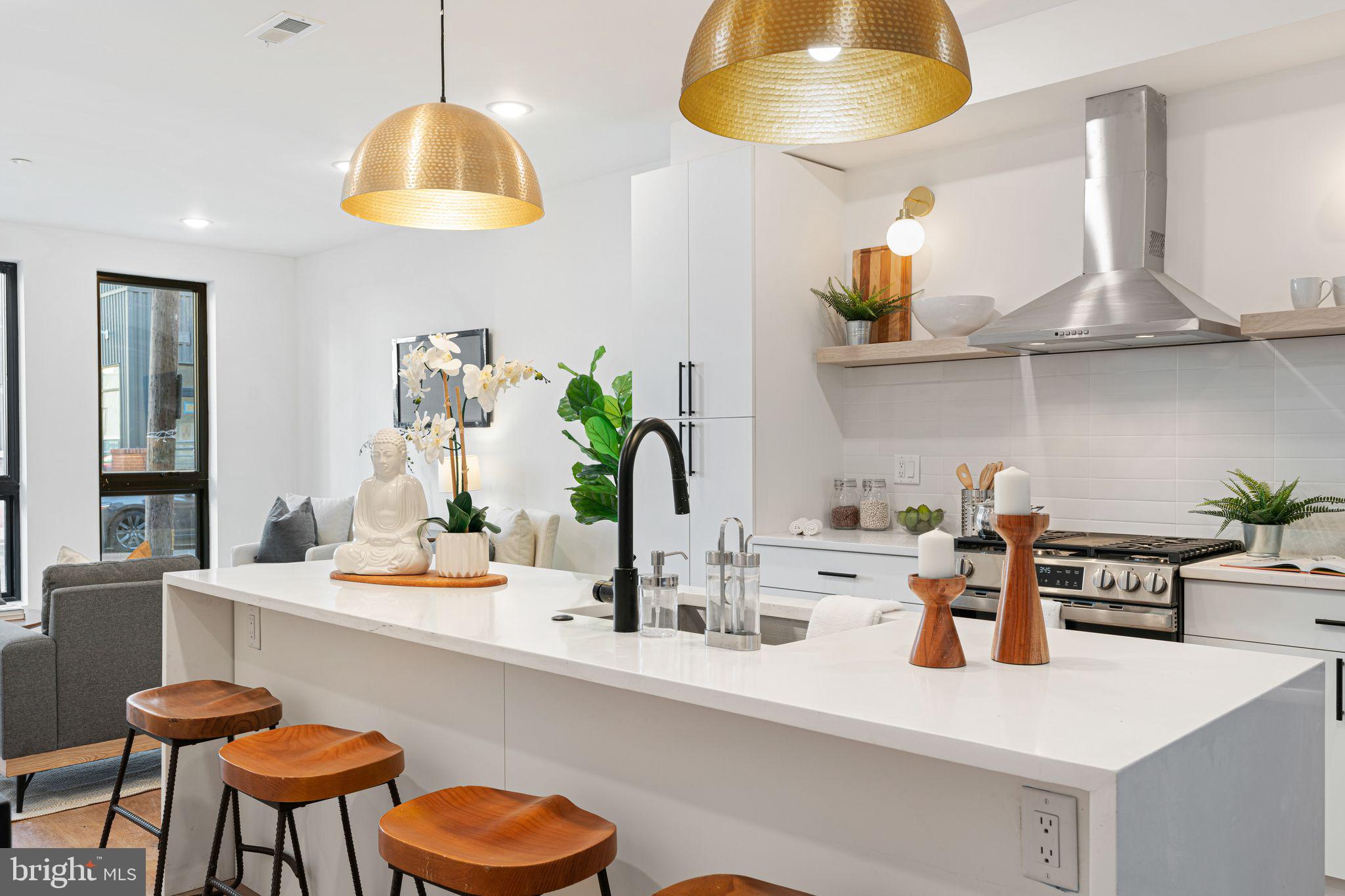 EAST KENSINGTON - Residential