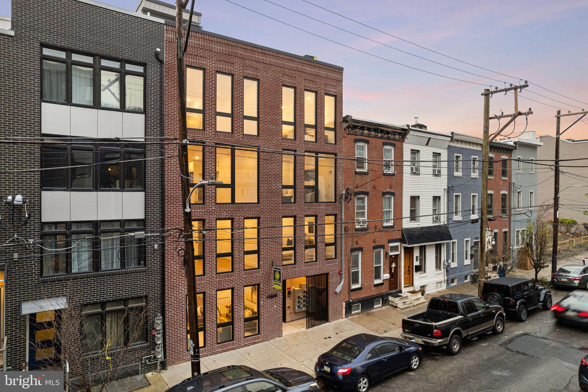 EAST KENSINGTON - Residential