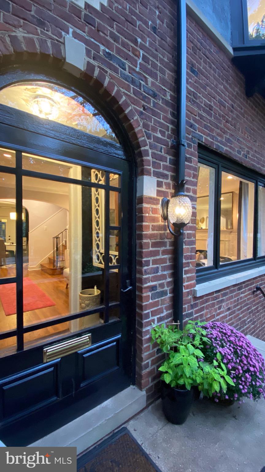 FOXHALL VILLAGE - Residential Lease