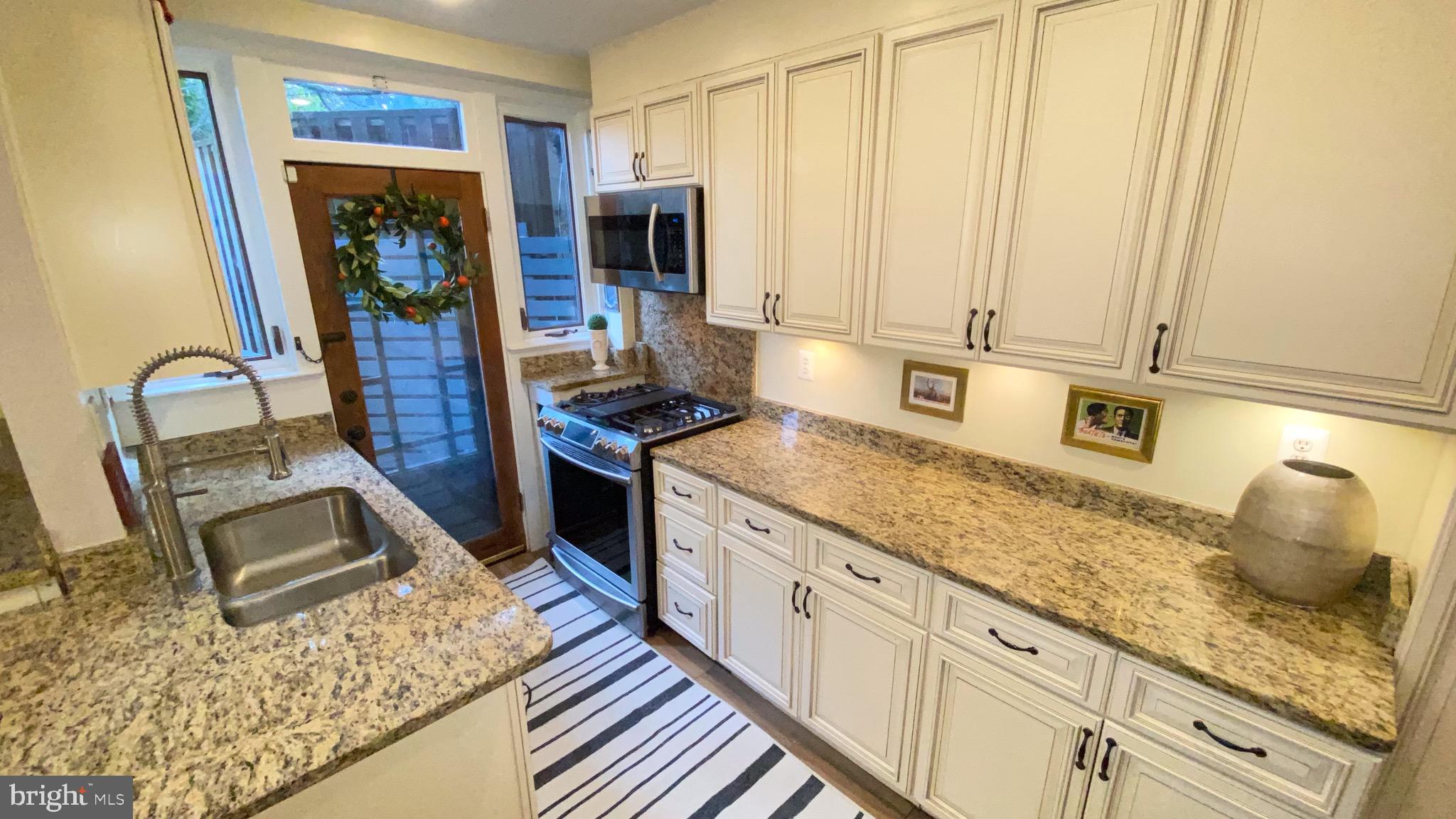 FOXHALL VILLAGE - Residential Lease