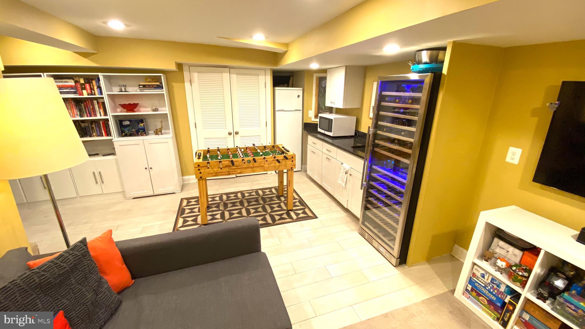 FOXHALL VILLAGE - Residential Lease