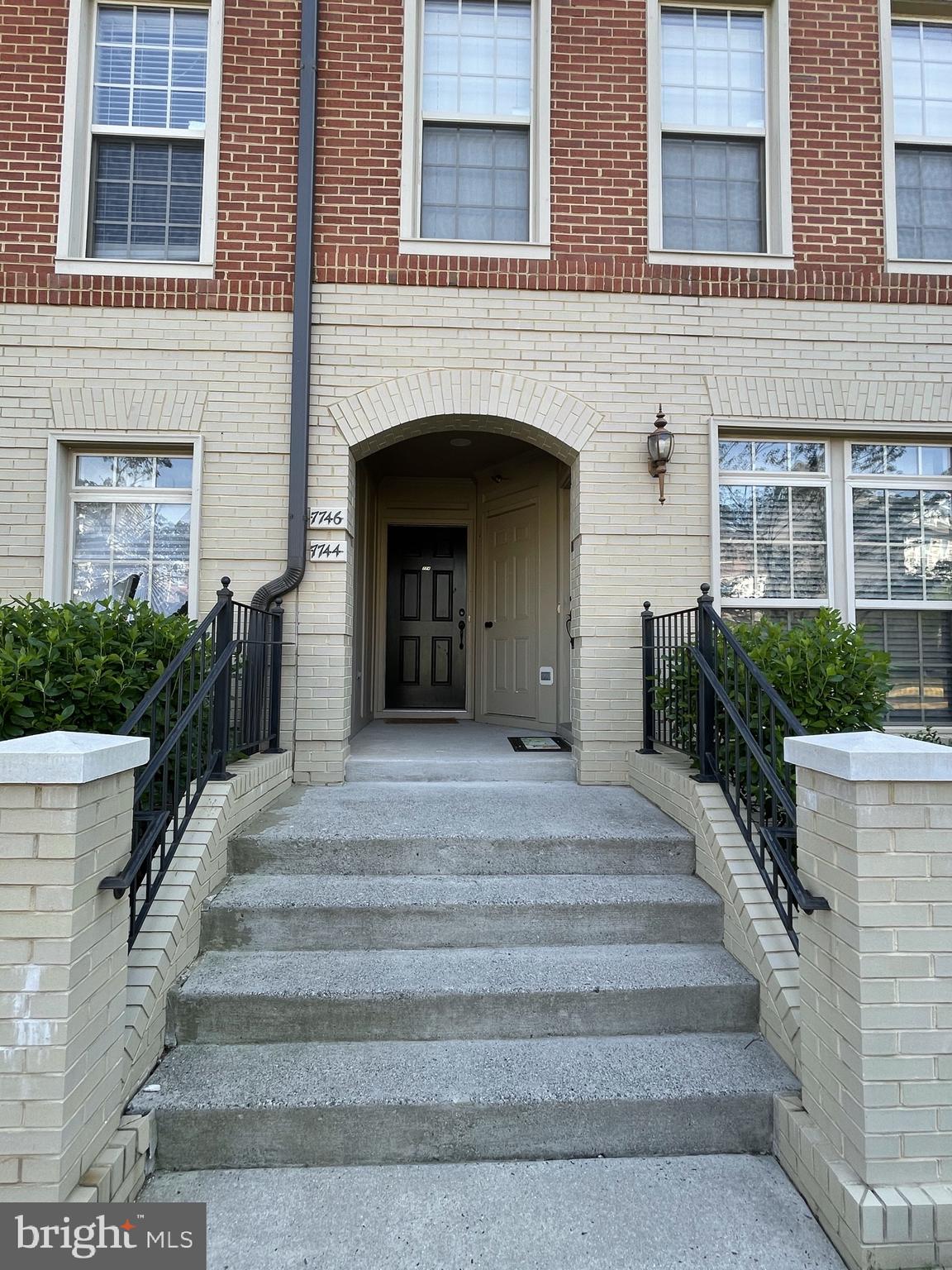 MADISON CRESCENT CONDOMINIUM - Residential