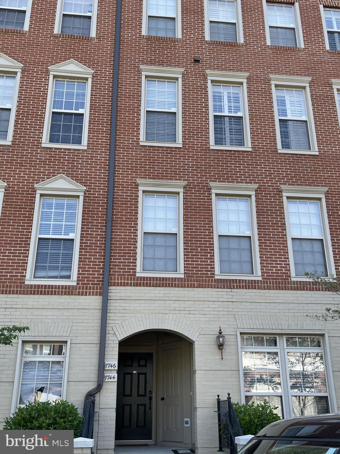 MADISON CRESCENT CONDOMINIUM - Residential