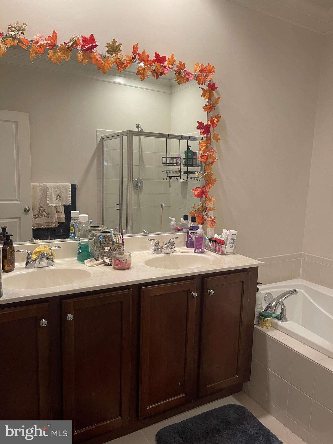 MADISON CRESCENT CONDOMINIUM - Residential