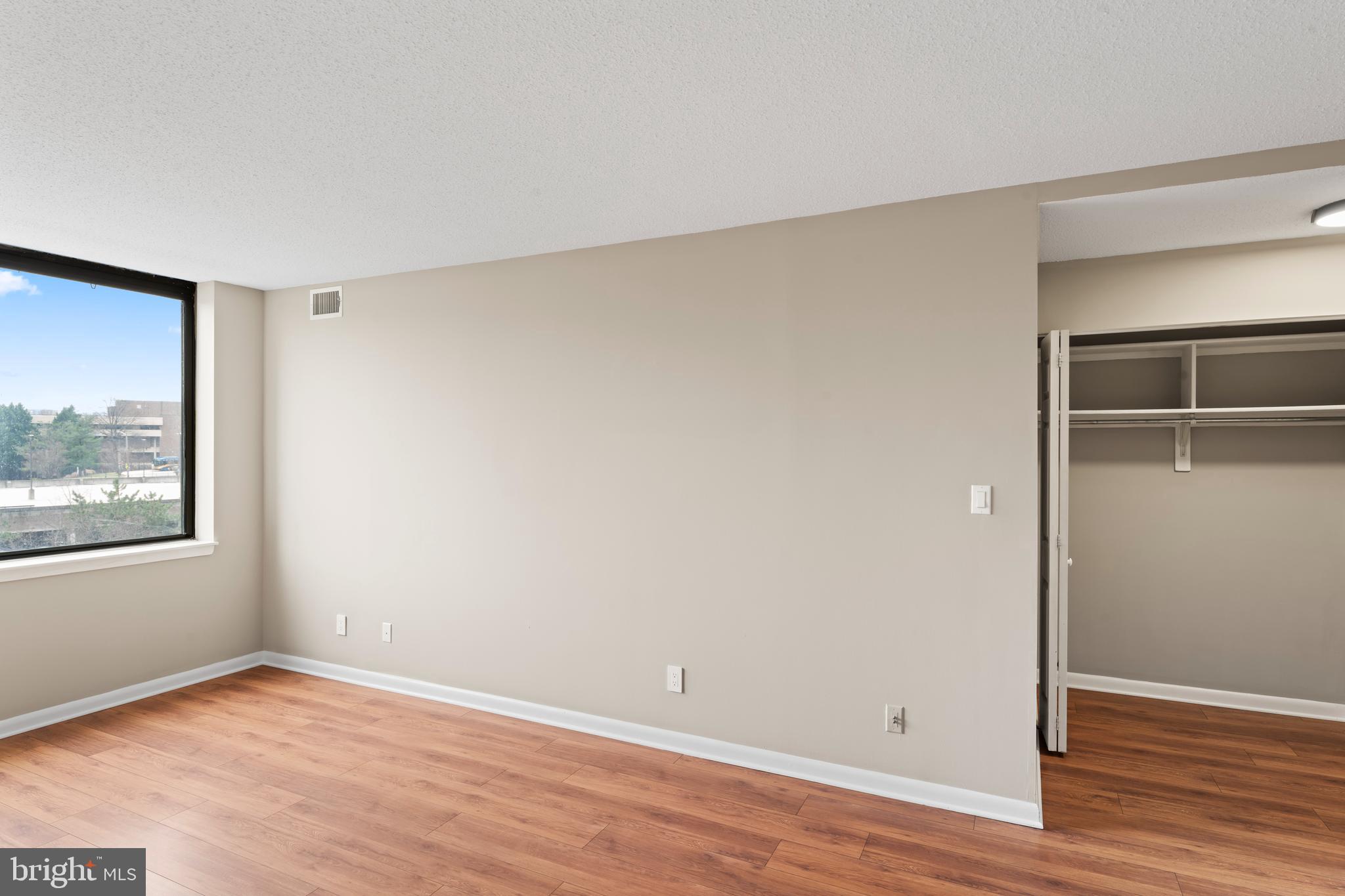 SKYLINE HOUSE - Residential