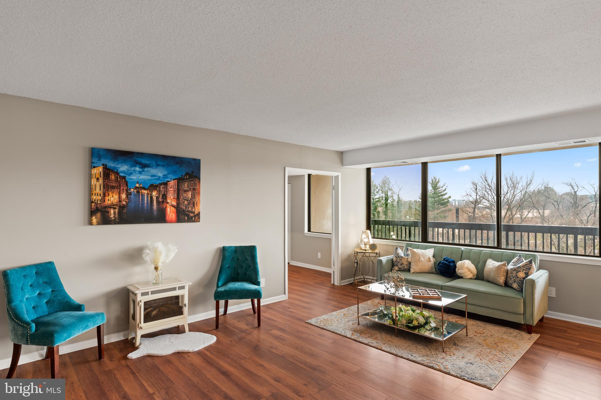 SKYLINE HOUSE - Residential