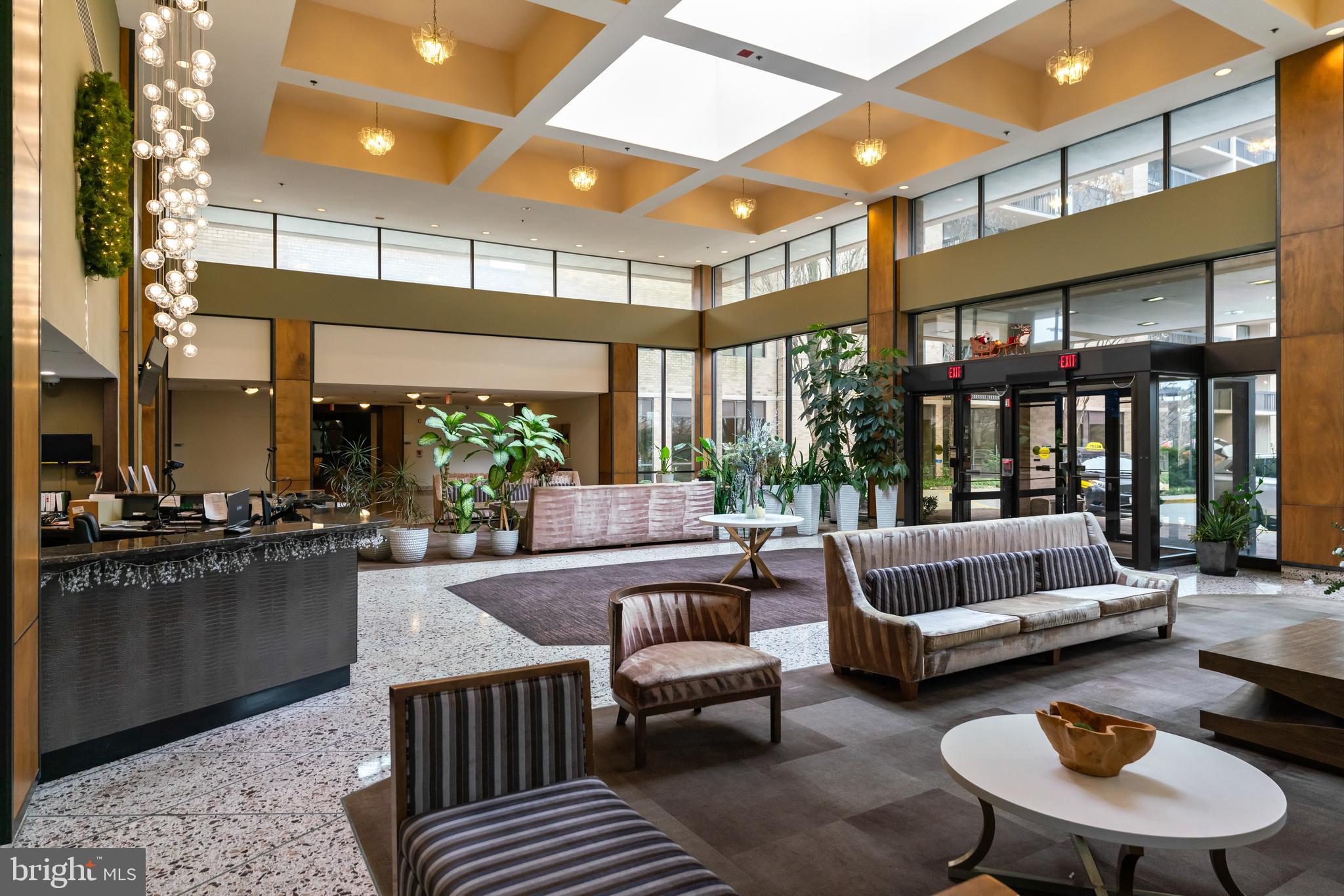 SKYLINE HOUSE - Residential