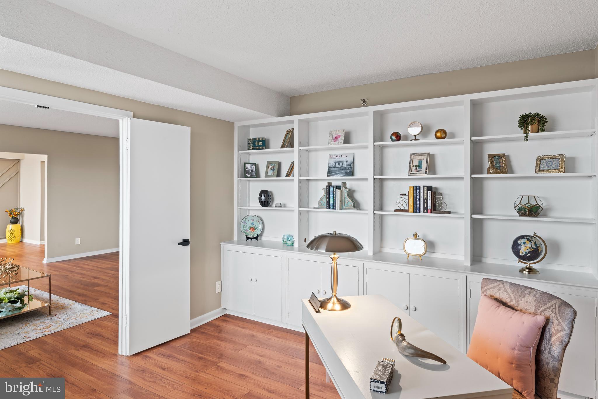 SKYLINE HOUSE - Residential