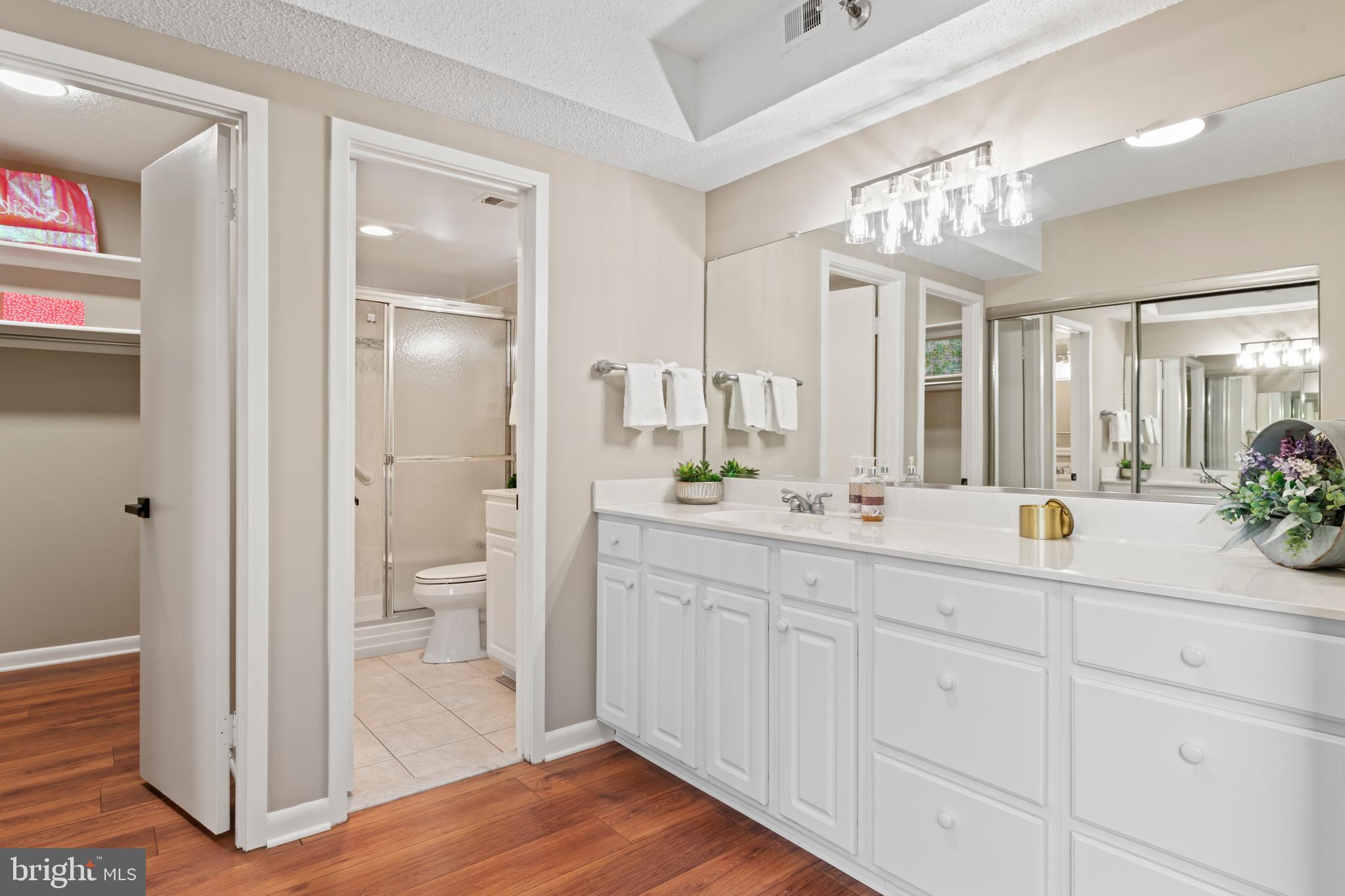 SKYLINE HOUSE - Residential