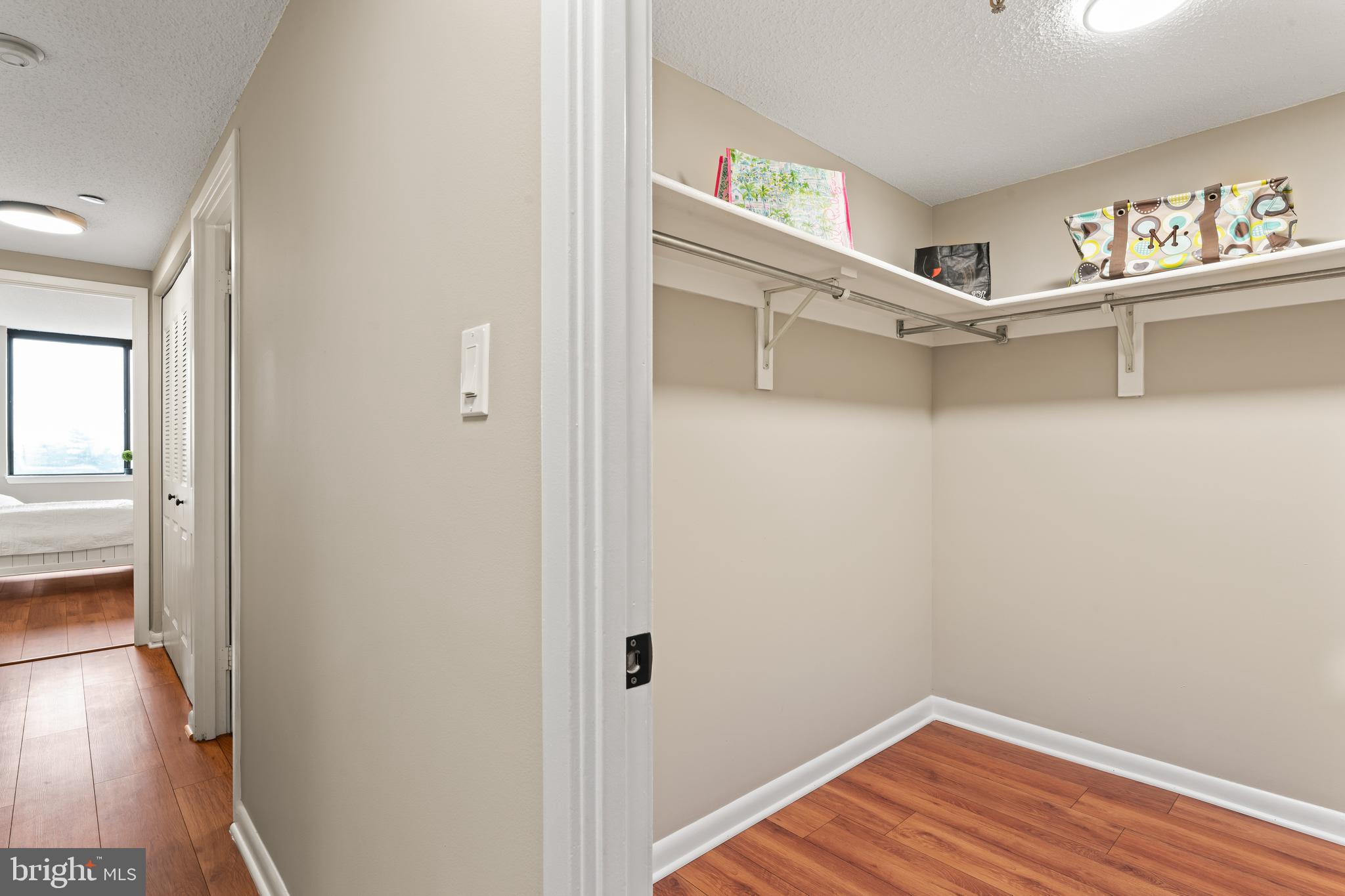 SKYLINE HOUSE - Residential