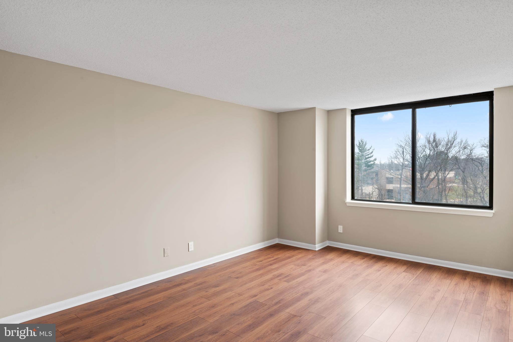 SKYLINE HOUSE - Residential