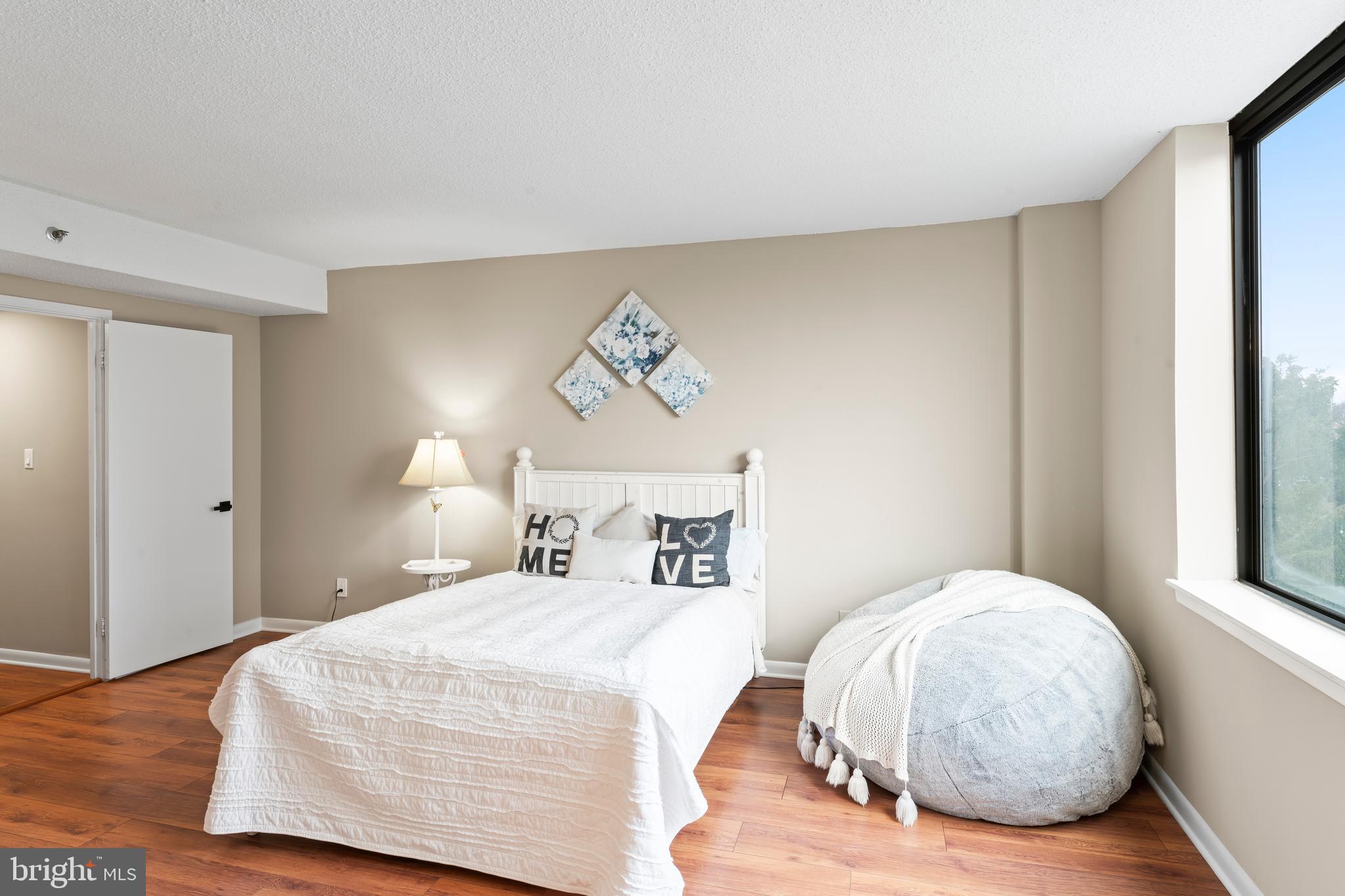 SKYLINE HOUSE - Residential