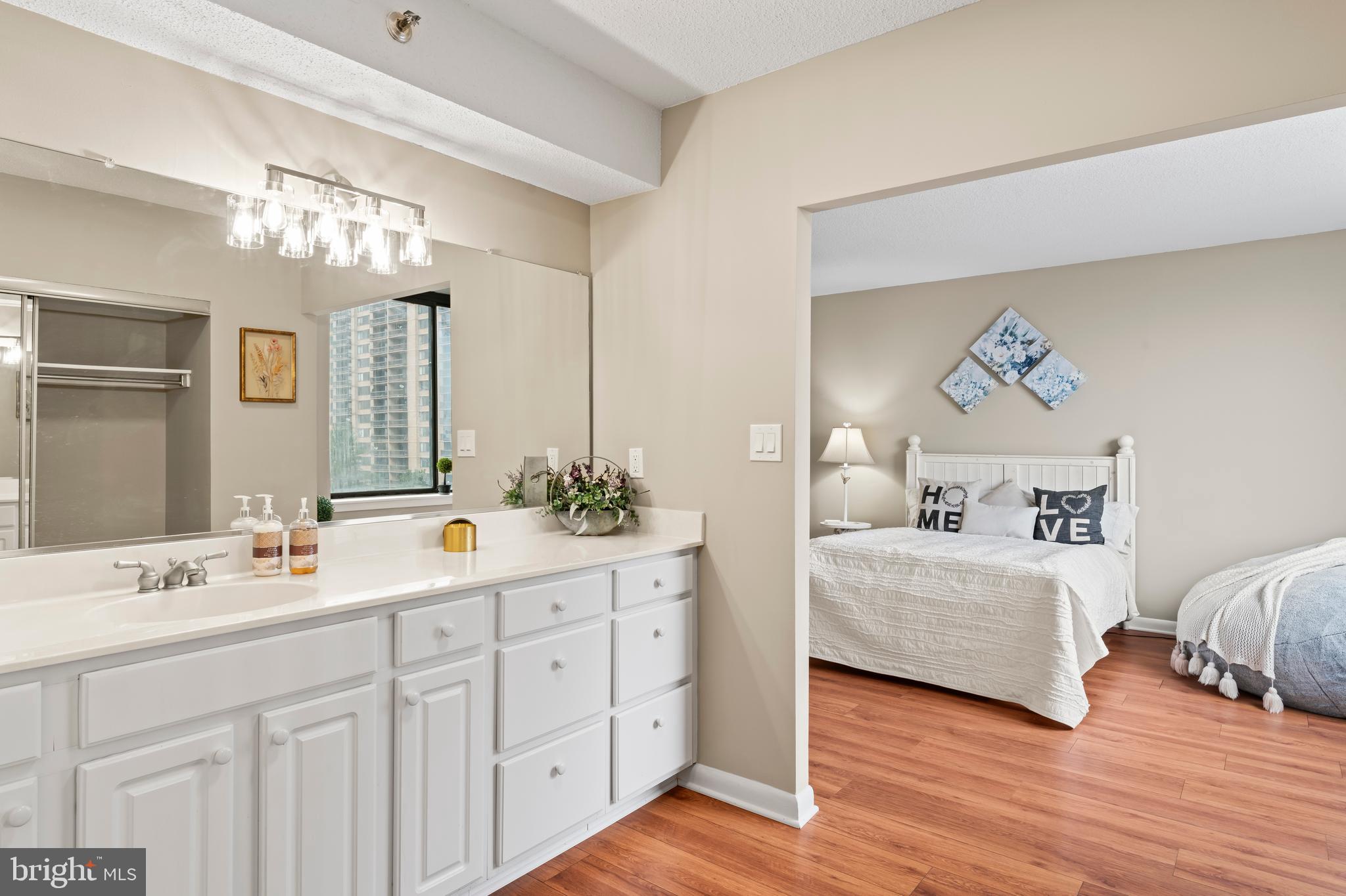 SKYLINE HOUSE - Residential