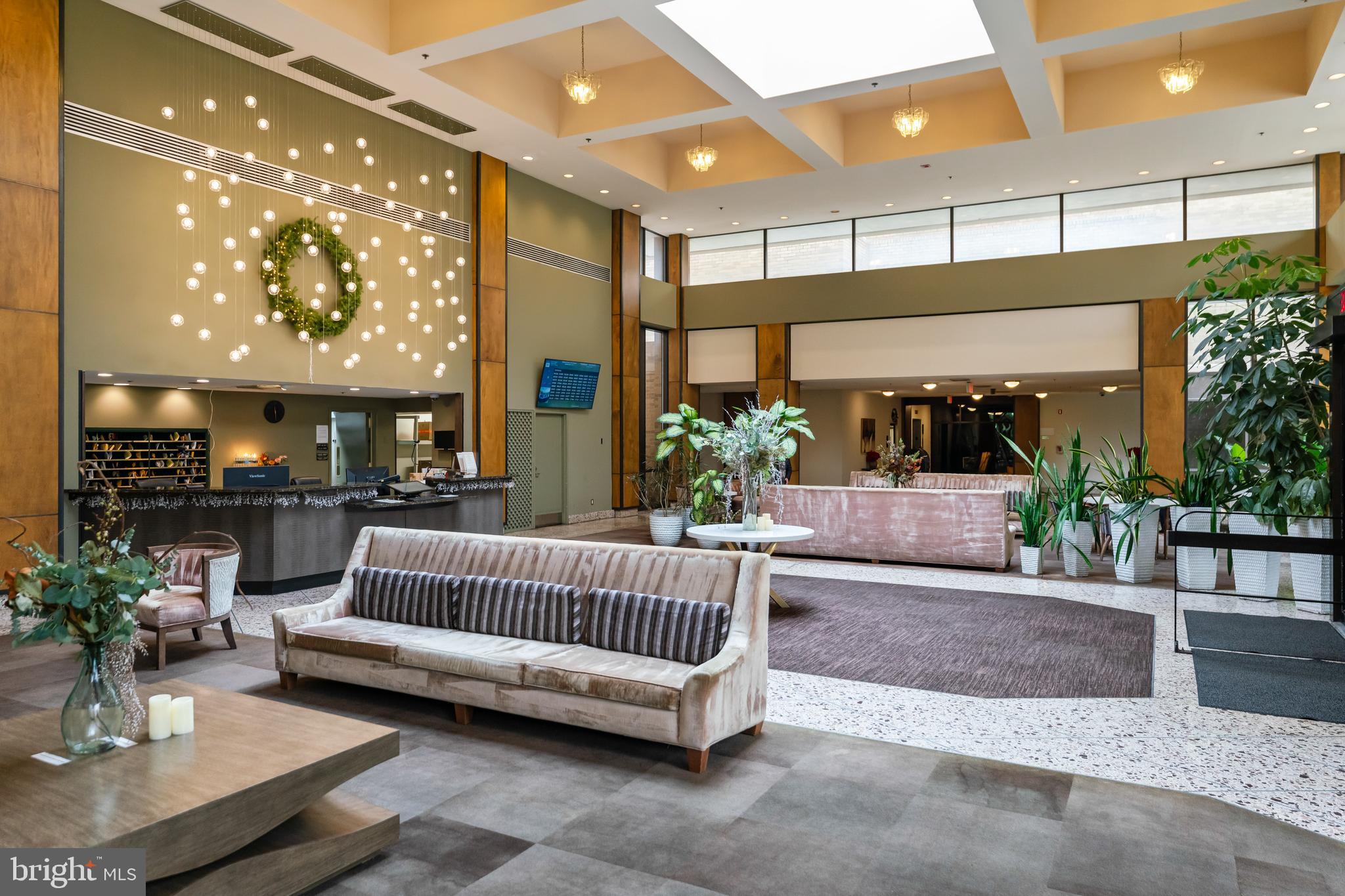 SKYLINE HOUSE - Residential