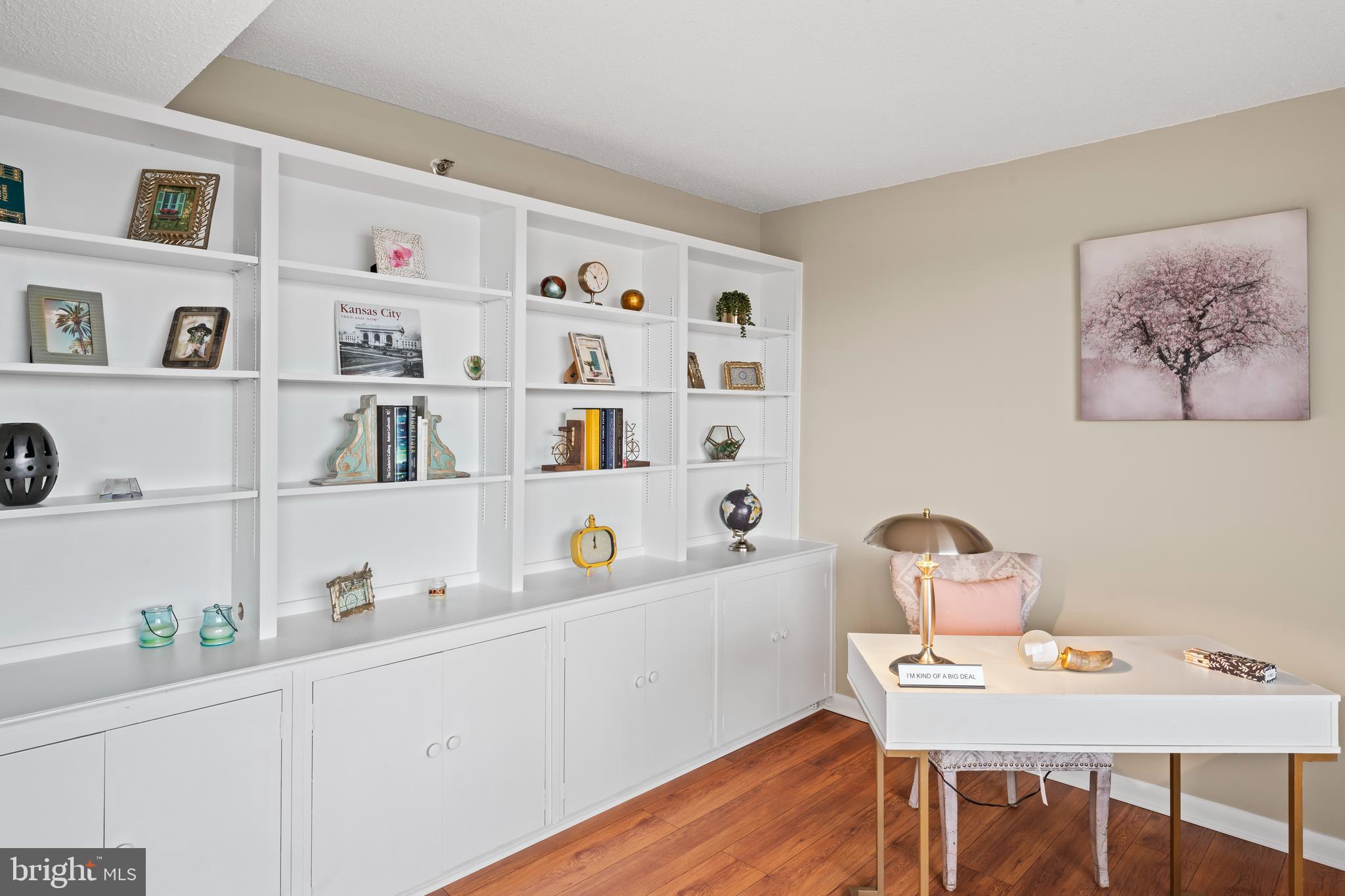 SKYLINE HOUSE - Residential