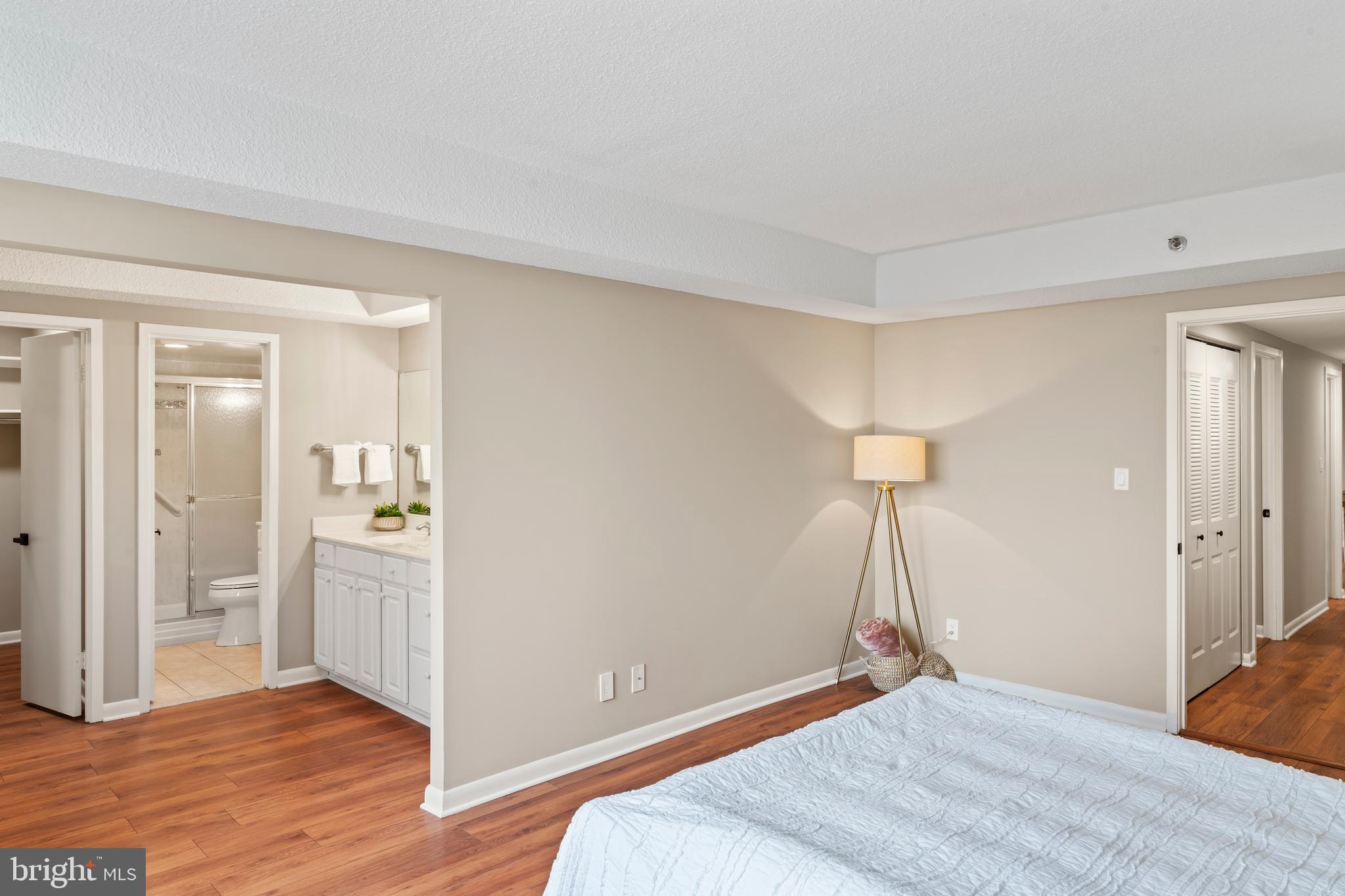 SKYLINE HOUSE - Residential