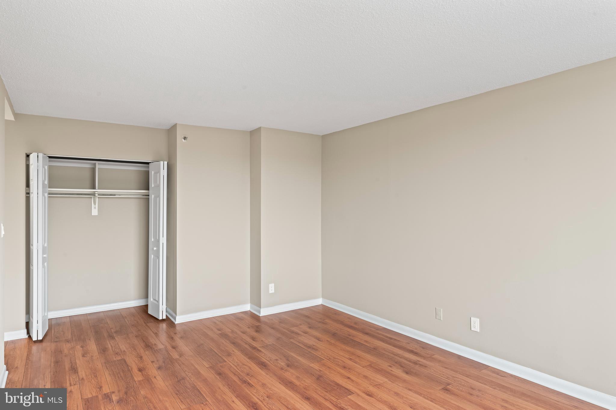 SKYLINE HOUSE - Residential