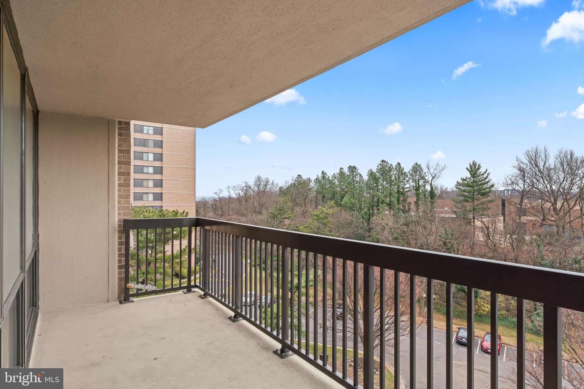 SKYLINE HOUSE - Residential