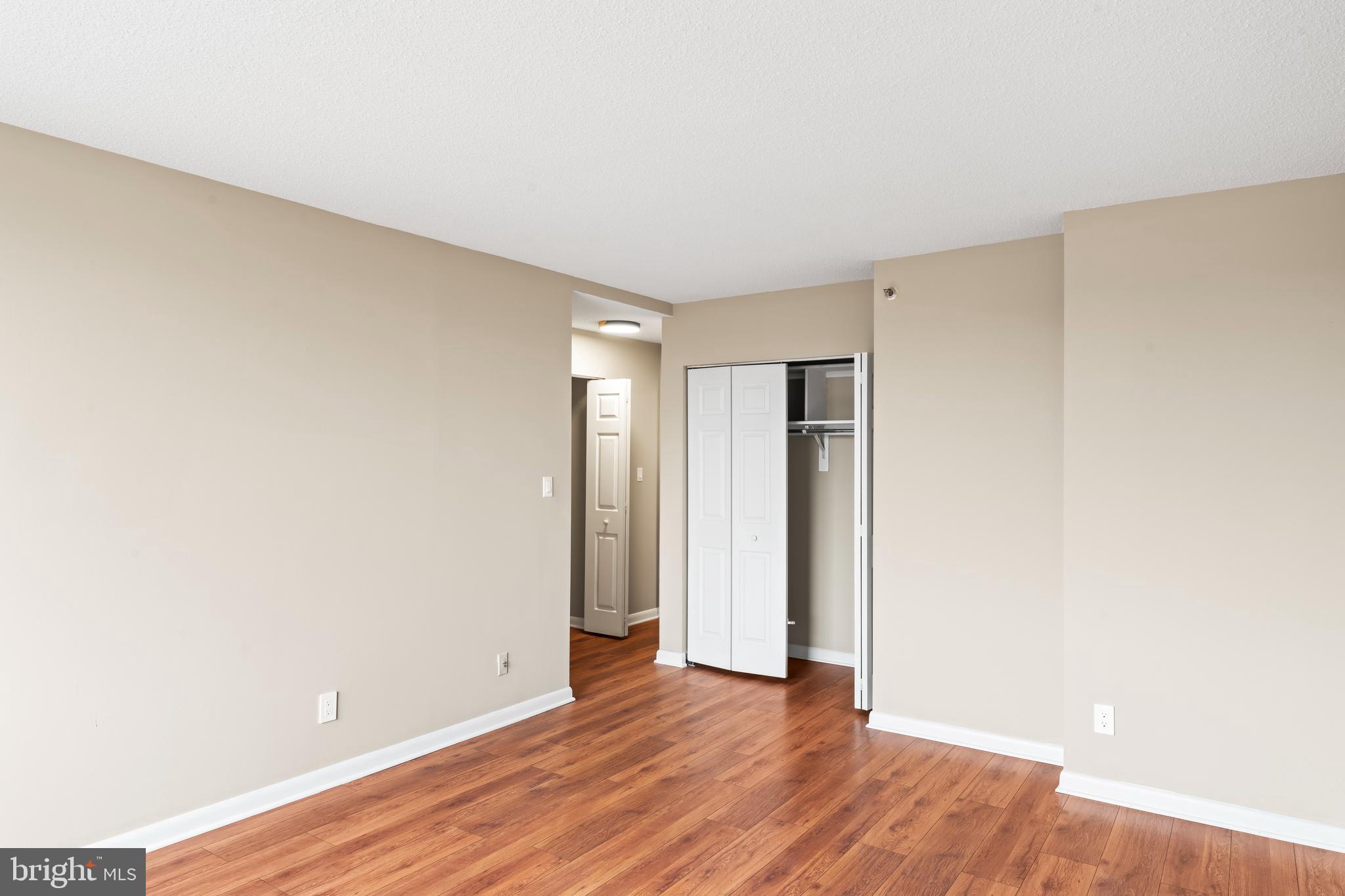 SKYLINE HOUSE - Residential