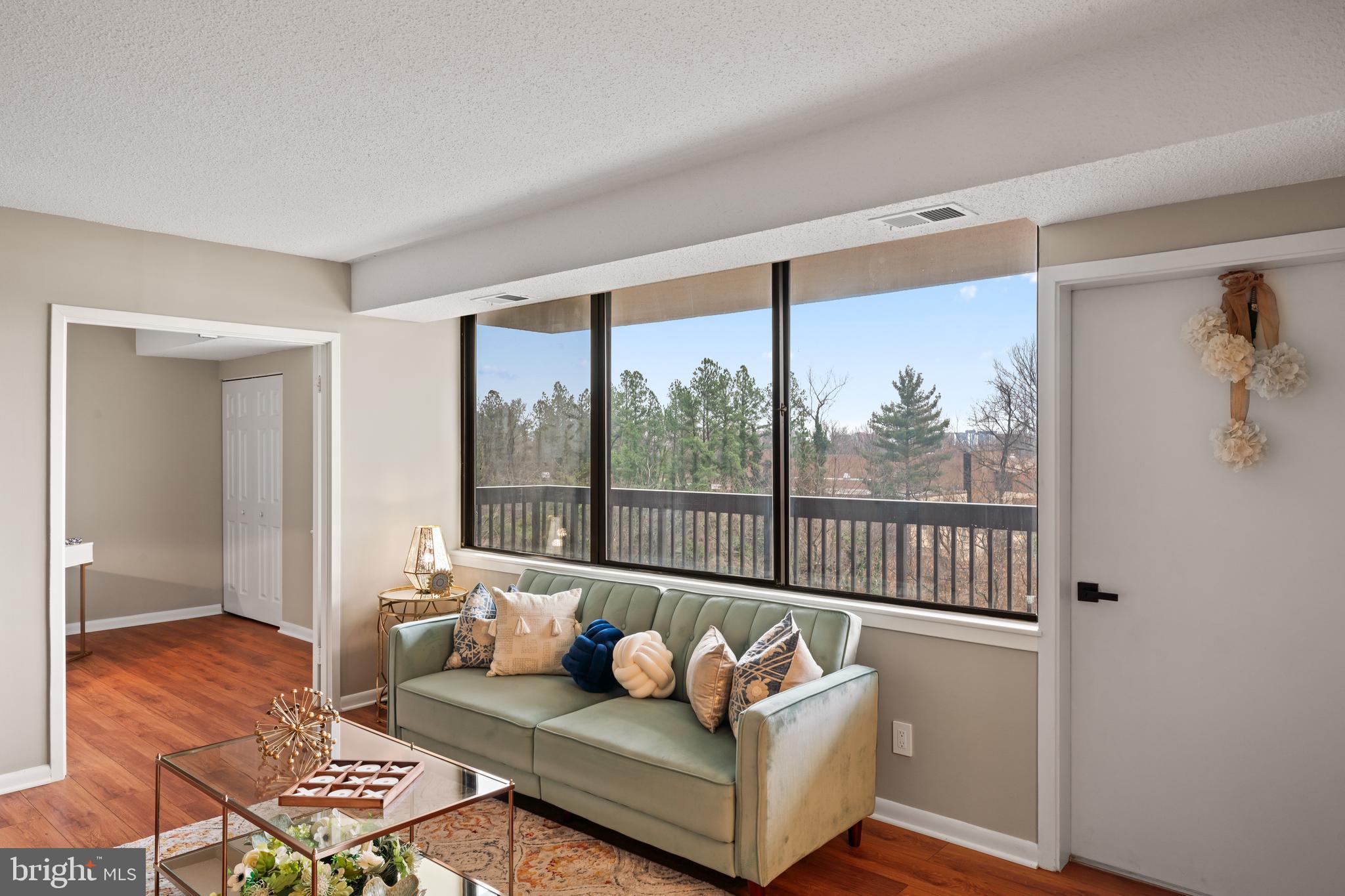 SKYLINE HOUSE - Residential