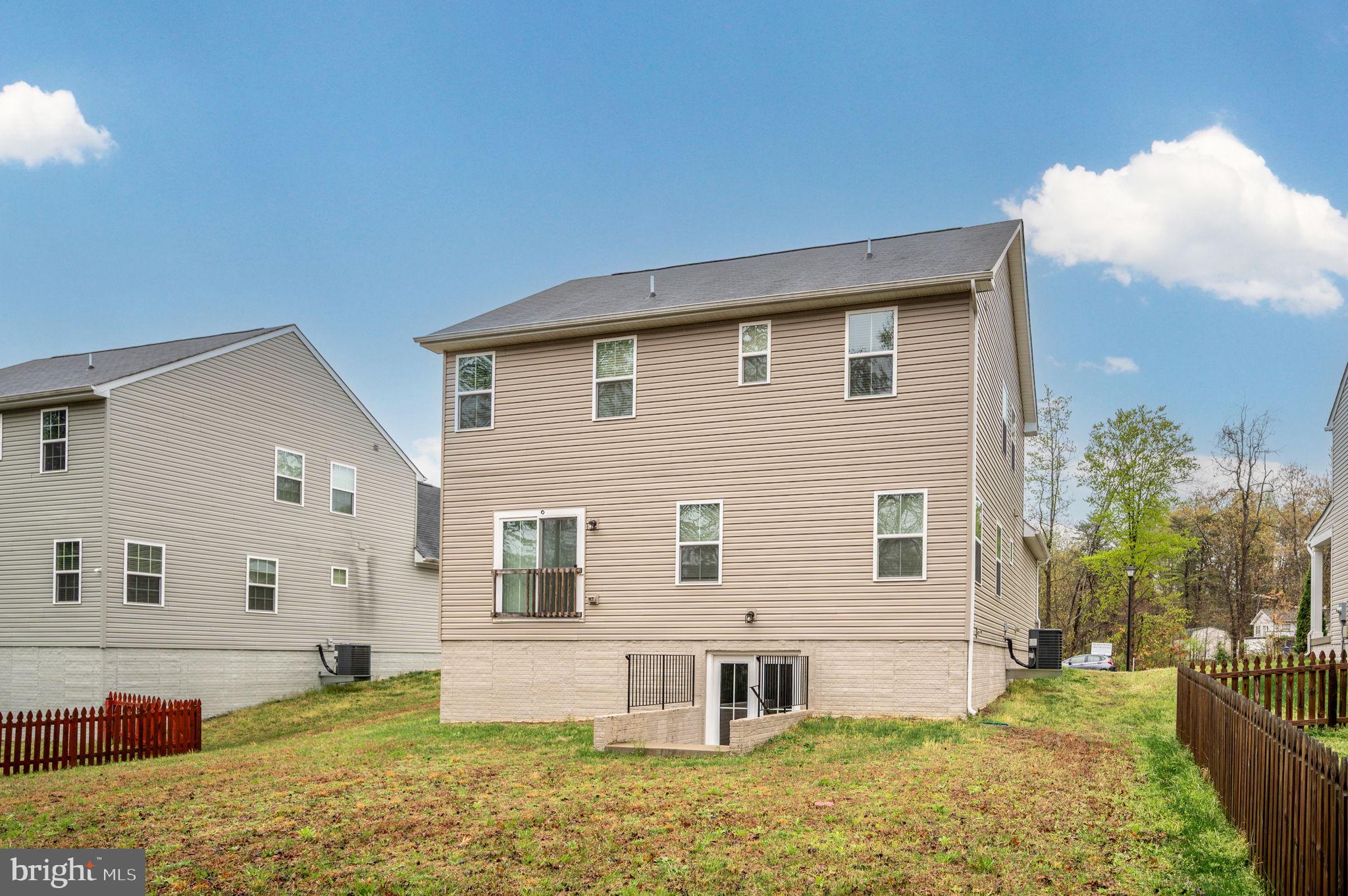 BROOKE VILLAGE - Residential